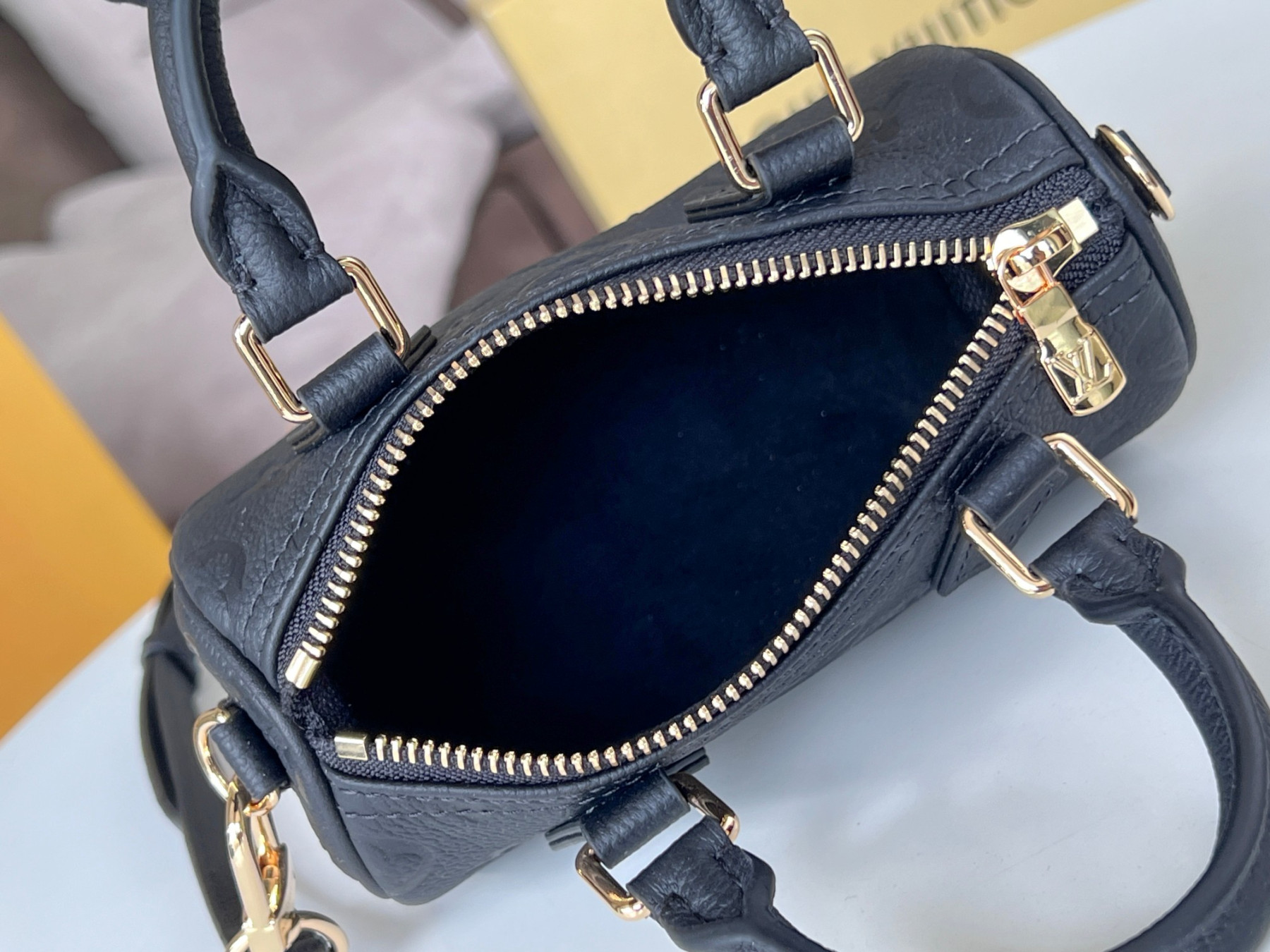 LV Nano Speedy M82450 16 x 11 x 9 CM