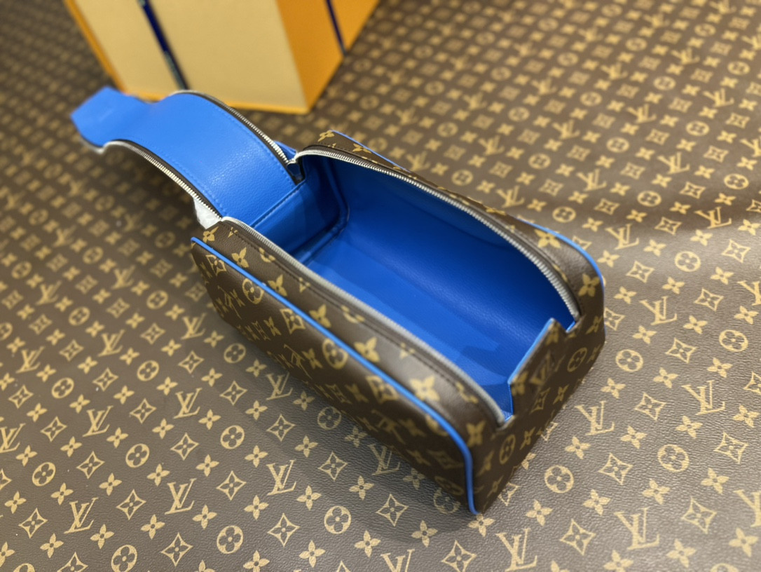 L0vis Vvtt0n M46763 Dopp Kit Toilet Pouch 28 x 15 x 16.5 cm