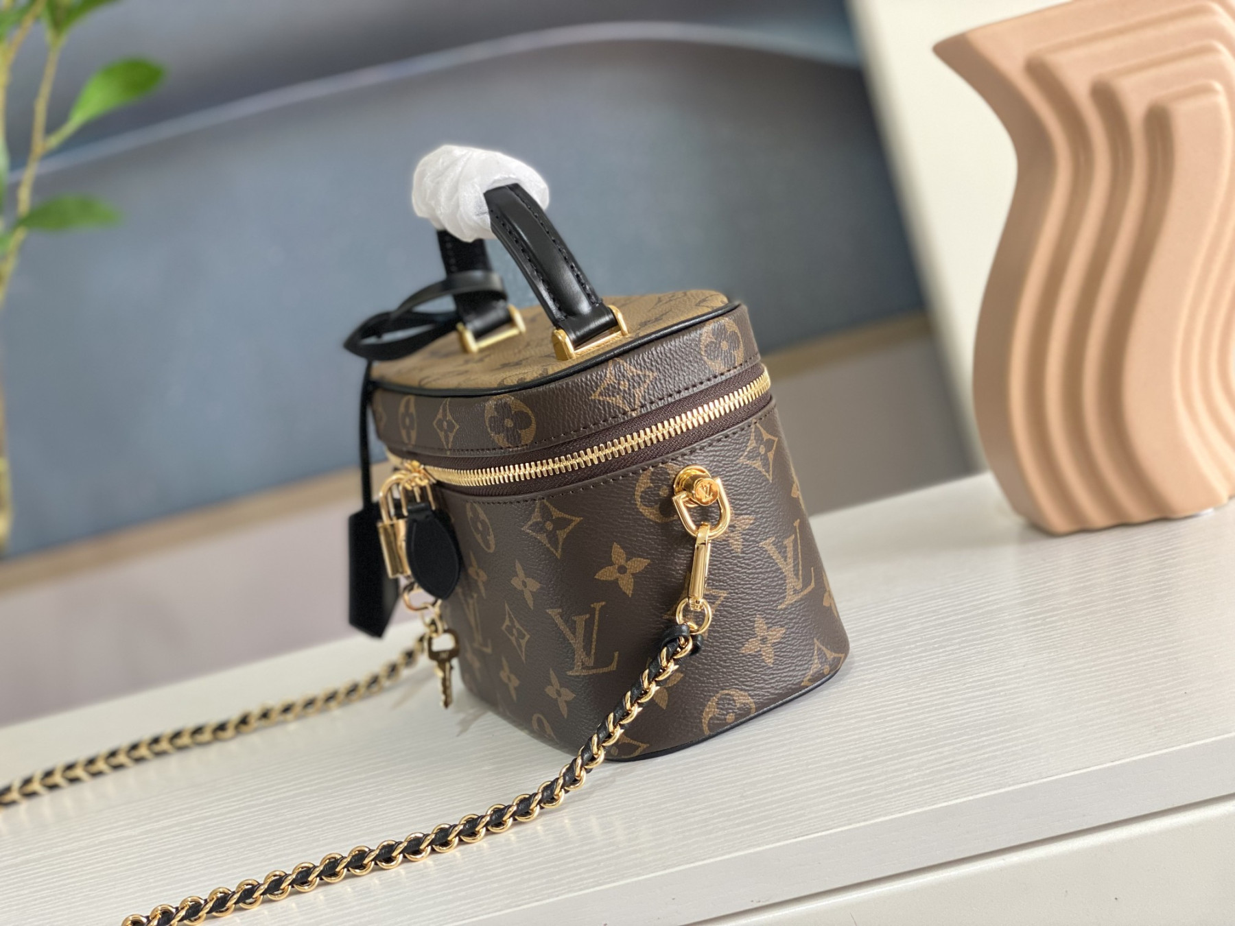 L0vis Vvtt0n M45165 Vanity PM  7.5 x 5.1 x 4.3 inches