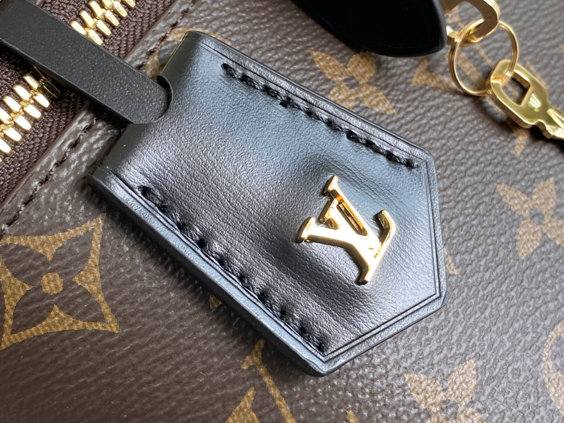 L0vis Vvtt0n M45165 Vanity PM  7.5 x 5.1 x 4.3 inches