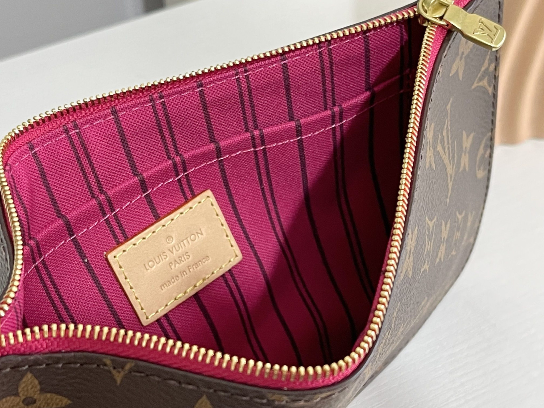 L0vis Vvtt0n M41178 Neverfull MM 12.6 x 11.4 x 6.7 inches Without Box