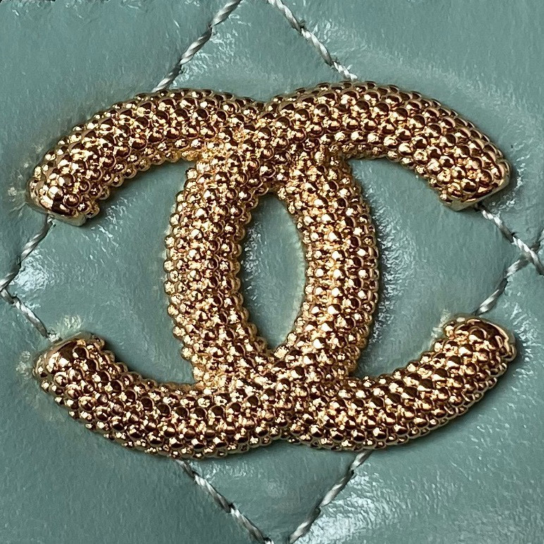 Ch**el 24P CHAIN LEATHER SQUARE BOX SHOULDER BAG BLUE 16x10x8cm