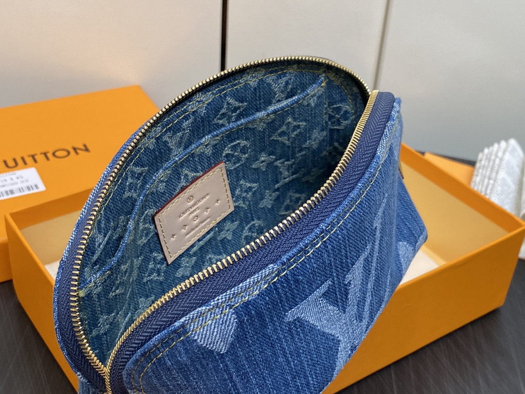 LV M24316 Pochette Cosmétique PM 19 x 12 x 6 cm