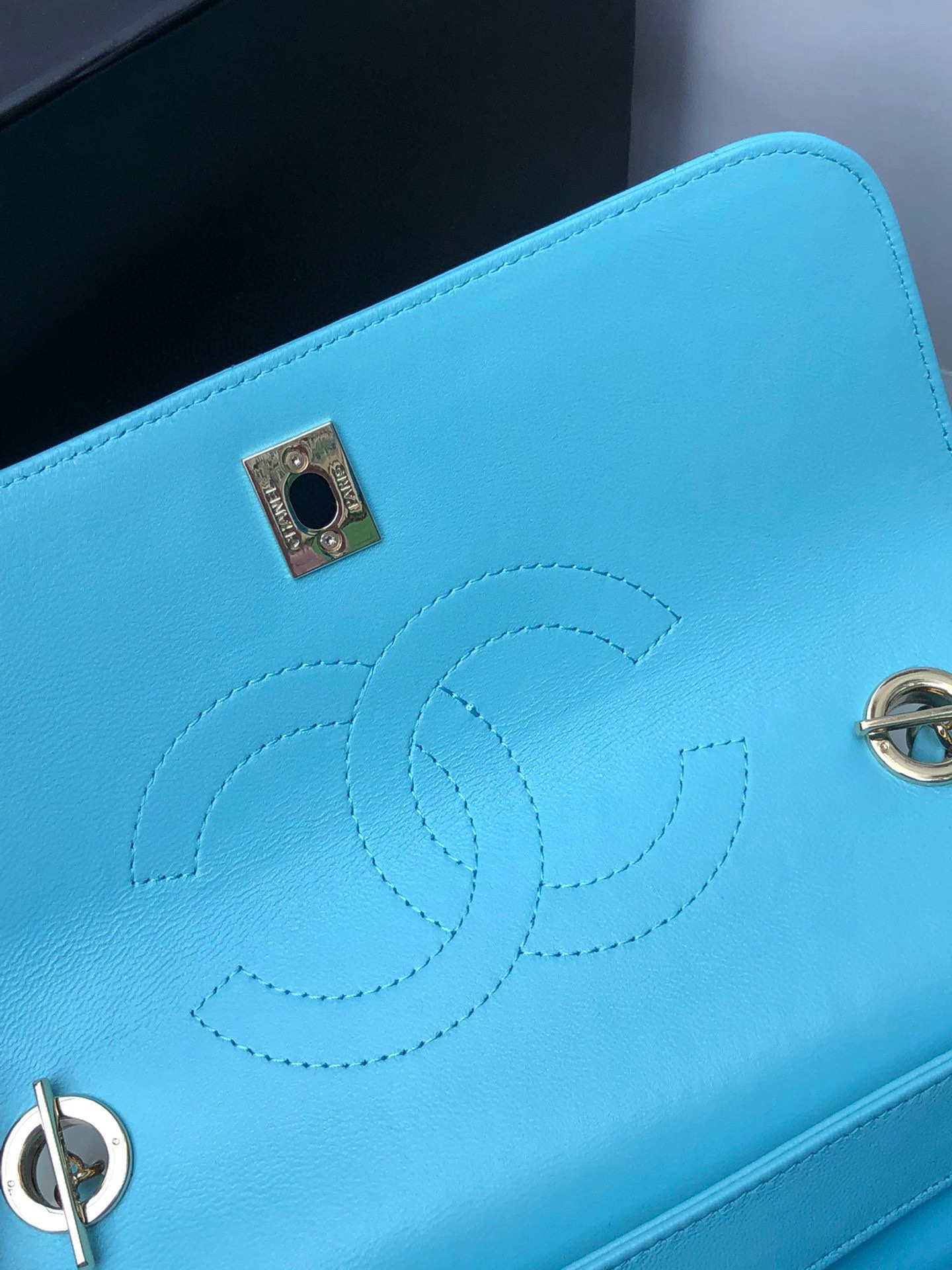 Ch**el FLAP BAG WITH TOP HANDLE 6.6 × 9.8 × 4.7 in