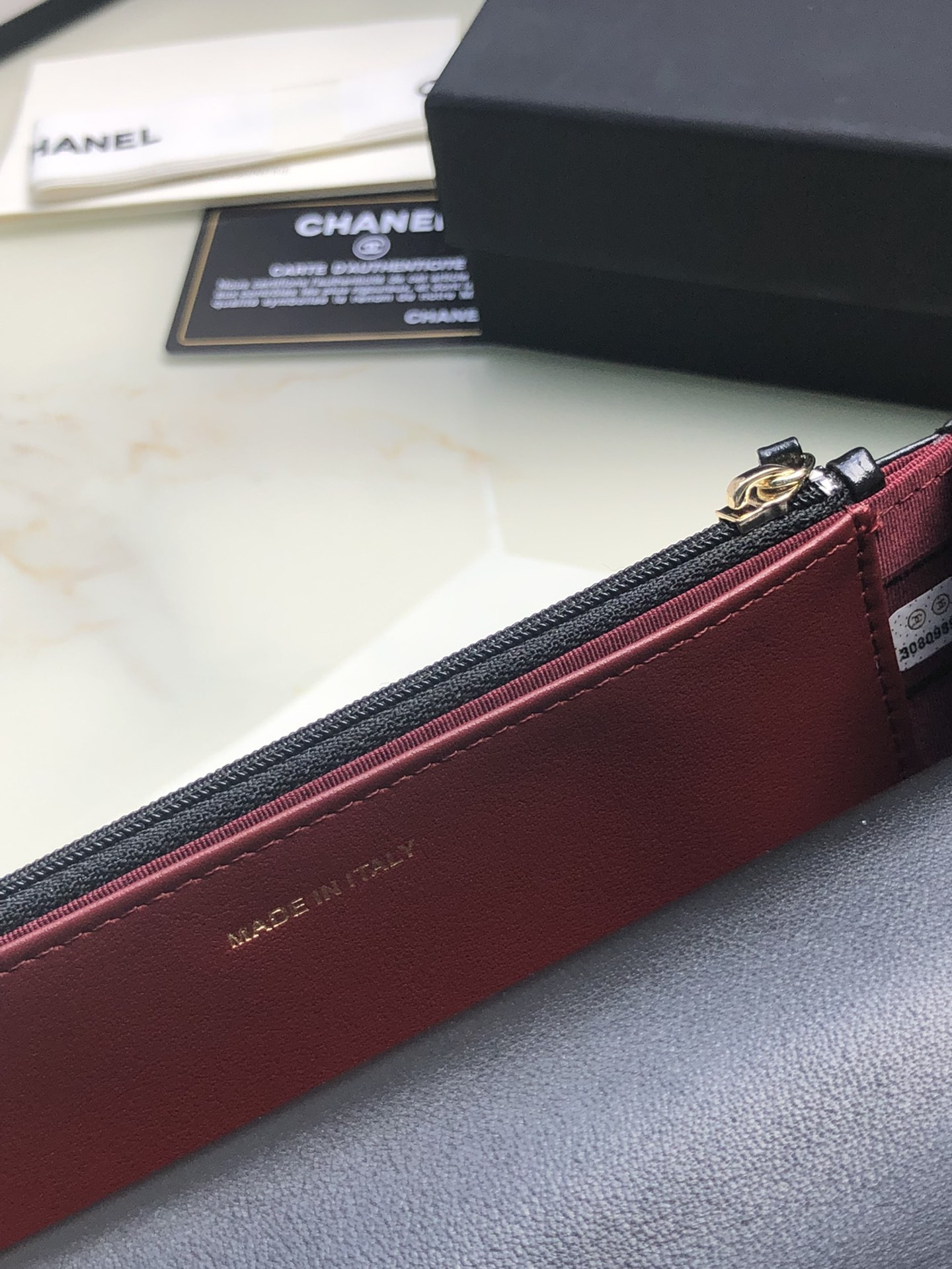 Ch**el CLASSIC WALLET ON CHAIN Black 4.8 × 7.5 × 1.4 in