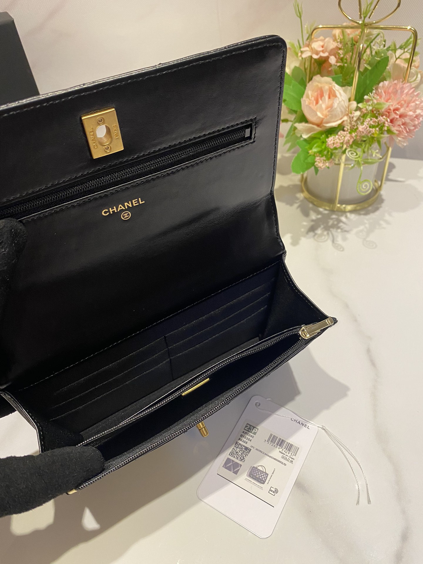 Ch**el CLASSIC WALLET ON CHAIN Rhinestone Handle BLACK 4.8 × 7.5 × 1.4 in