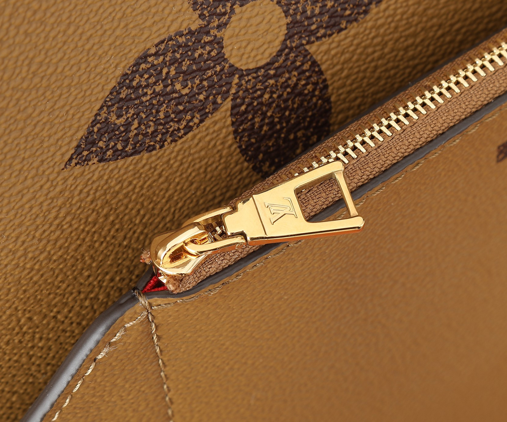 LV OnTheGo Voyage M46823 16.9 x 13 x 7.3 inches