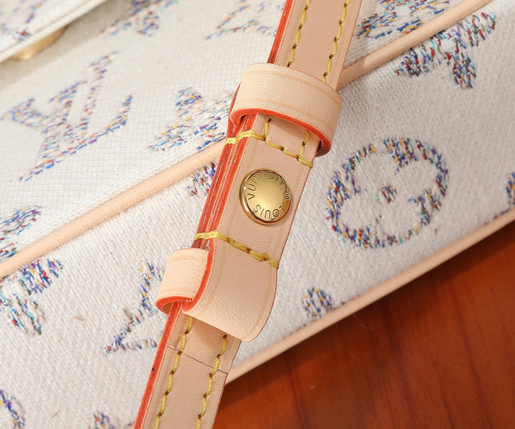 LV Wallet on Chain Ivy M83499 9.3 x 4.7 x 1.7 inches