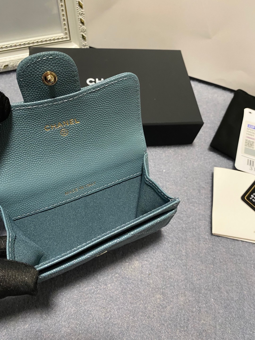 Ch**el CARD HOLDER 11.3 x 7.5 x 2.5 cm