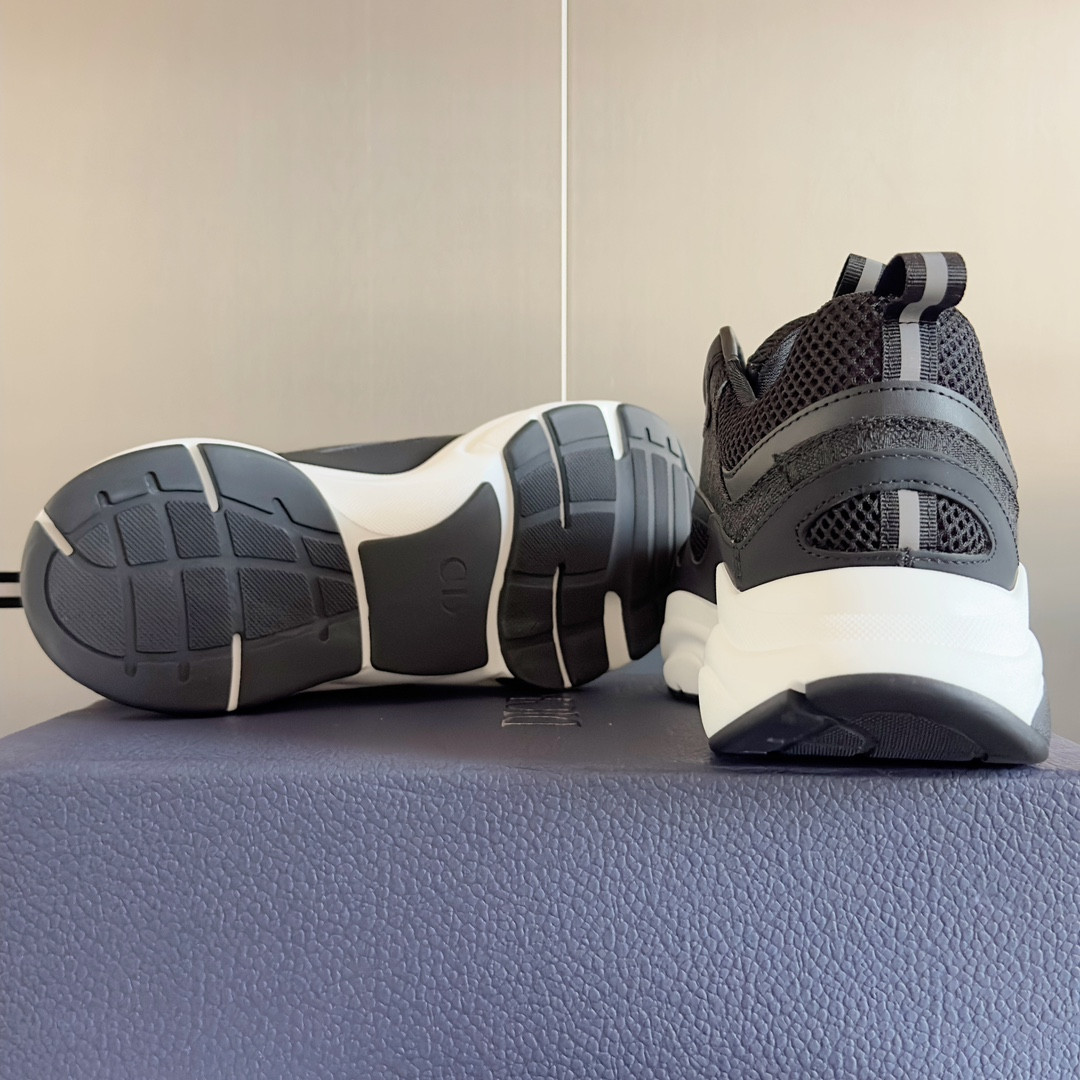 UA D10r B22 black Sneaker