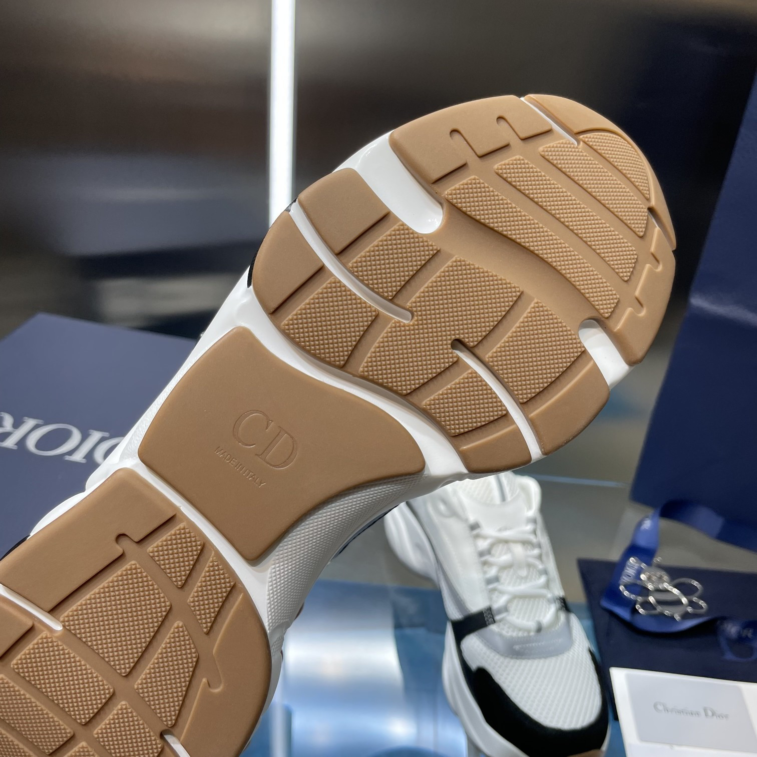 UA D10r B22 white Sneaker