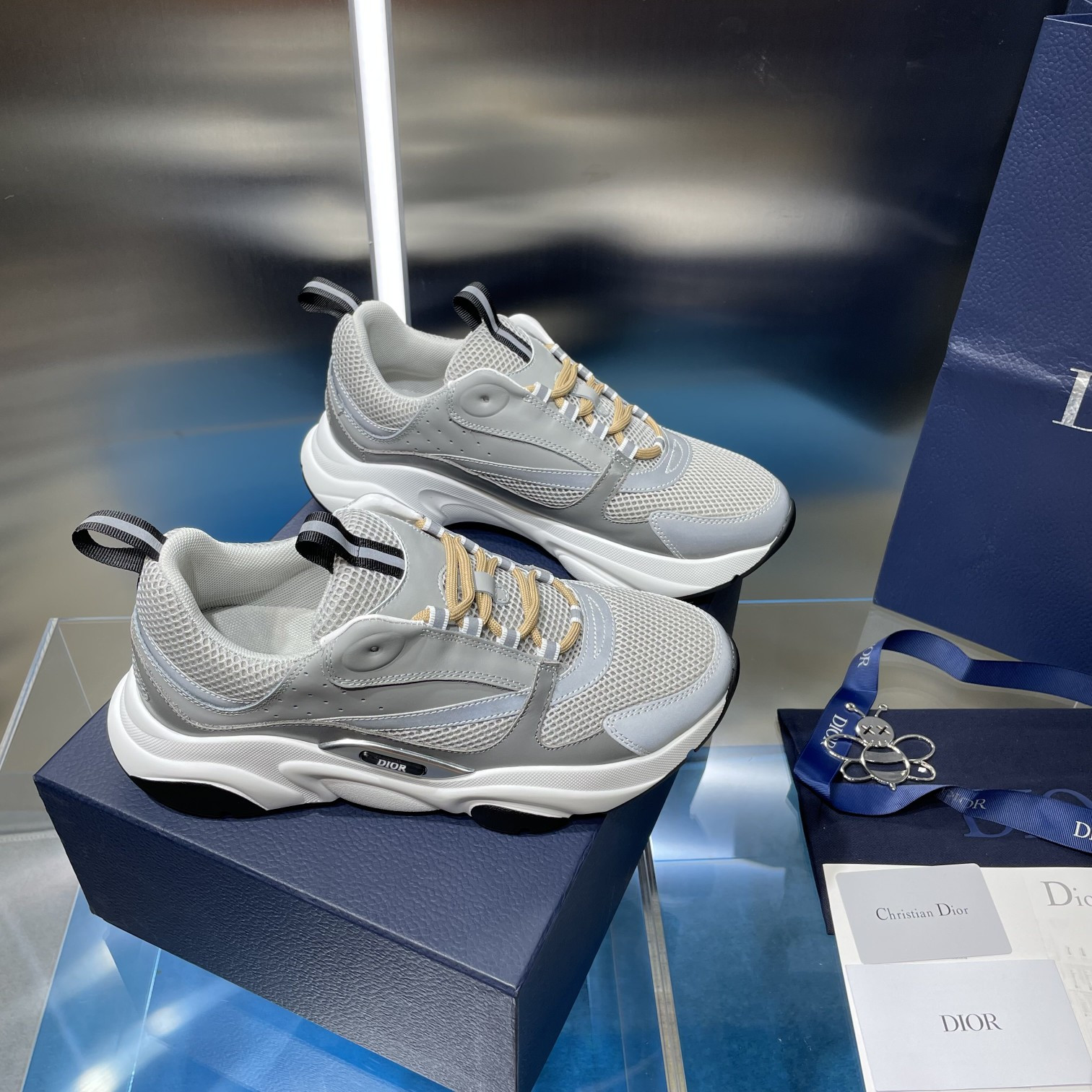 UA D10r B22 gray Sneaker