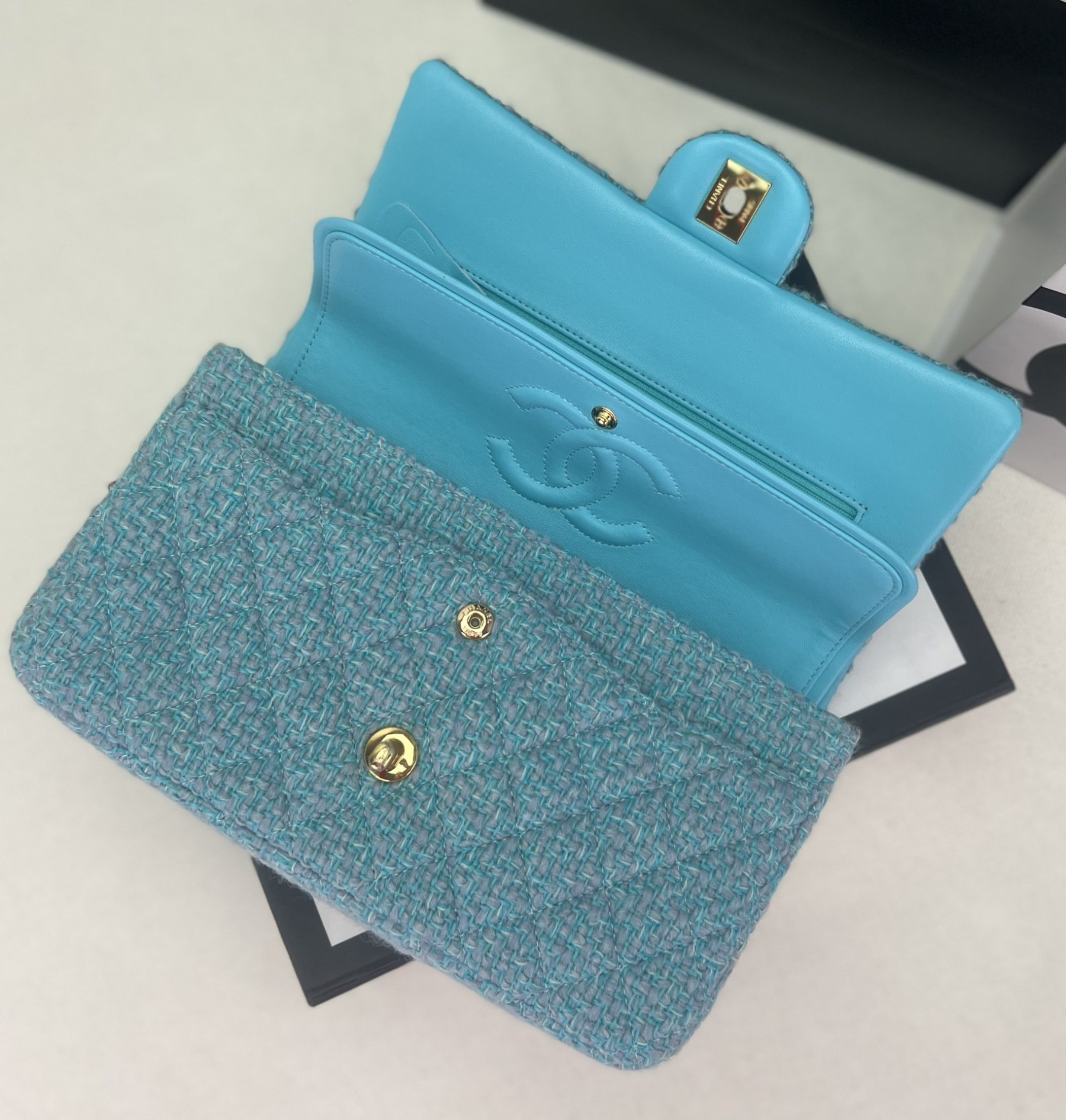 Ch**el CLASSIC 11.12 HANDBAG  Tweed & Gold-Tone Metal 6 × 9.9 × 2.5 in