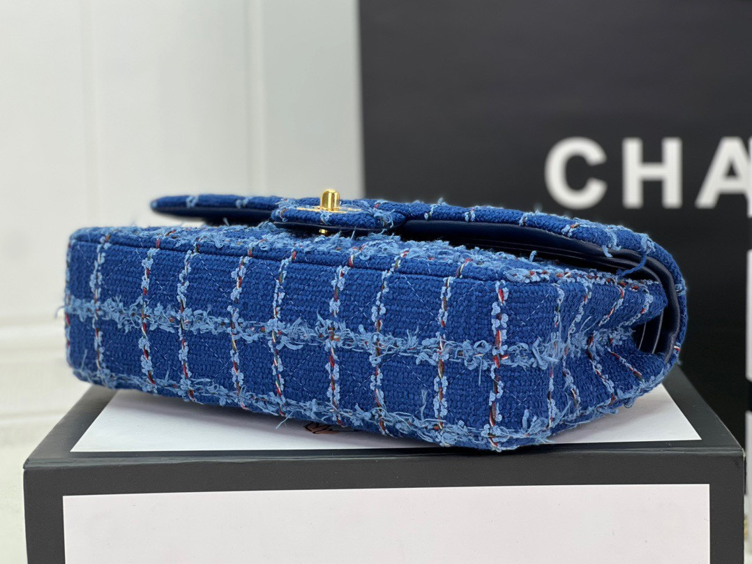 Ch**el CLASSIC 11.12 HANDBAG Tweed & Gold-Tone Metal   6 × 9.9 × 2.5 in