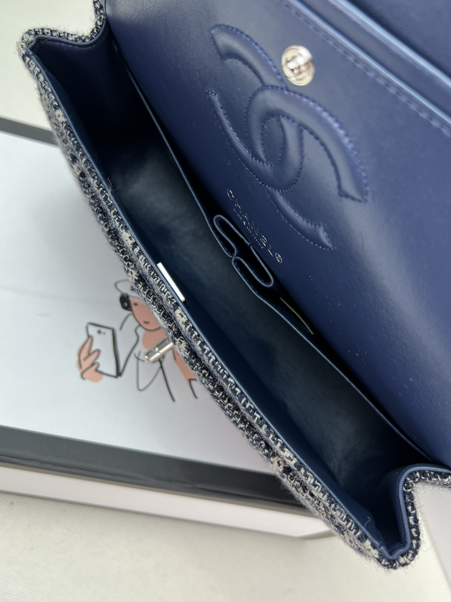 Ch**el CLASSIC 11.12 HANDBAG Tweed & Silver-Tone Metal  6 × 9.9 × 2.5 in