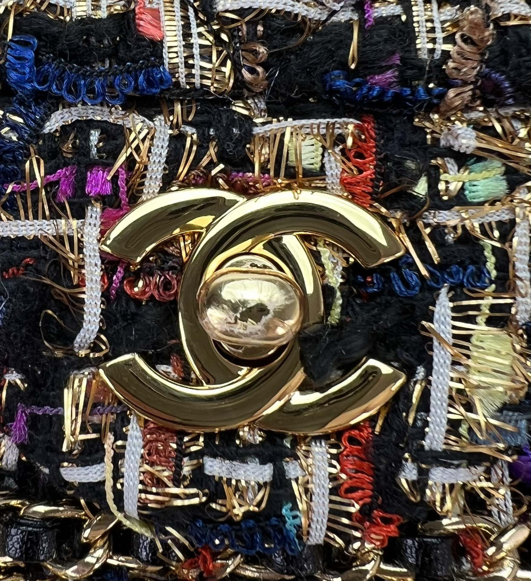 Ch**el CLASSIC 11.12 HANDBAG Tweed & Gold-Tone Metal   6 × 9.9 × 2.5 in