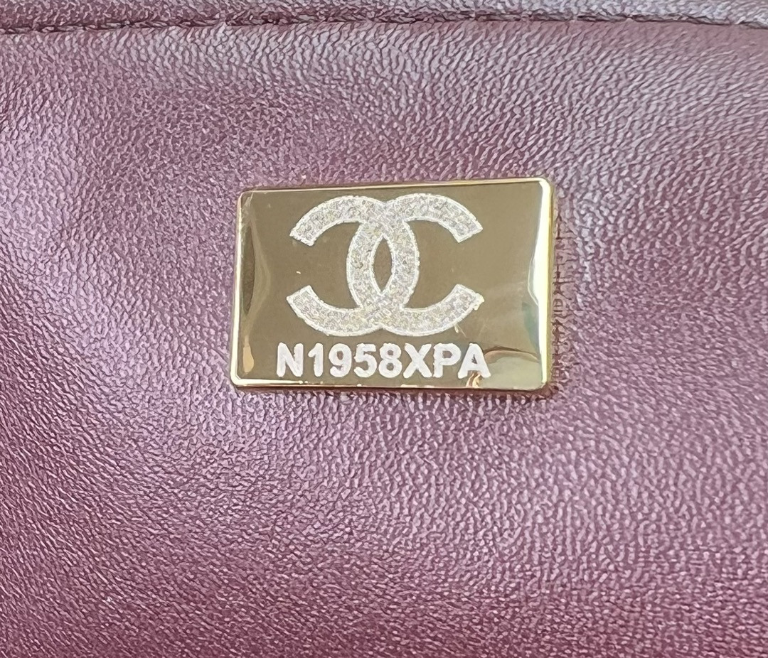 Ch**el CLASSIC 11.12 HANDBAG Tweed & Gold-Tone Metal   6 × 9.9 × 2.5 in