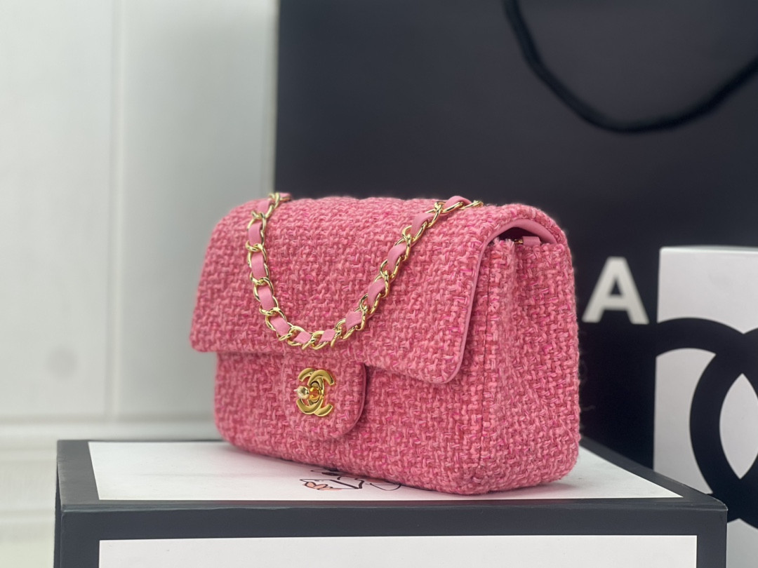 Ch**el MINI CLASSIC 11.12 HANDBAG Tweed & Gold-Tone Metal 4.7 × 7.8 × 2.3 in