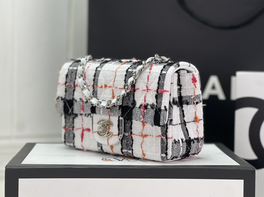 Ch**el MINI CLASSIC 11.12 HANDBAG Tweed & Silver-Tone Metal  4.7 × 7.8 × 2.3 in