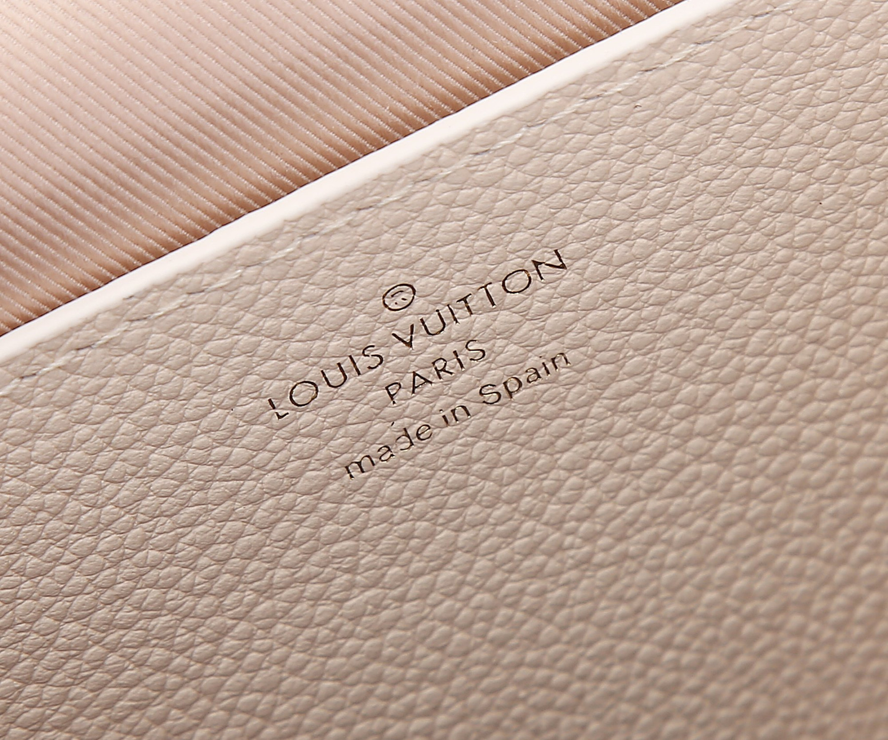 LV Wallet On Chain Métis   M82636   7.5 x 4.3 x 2.2 inches