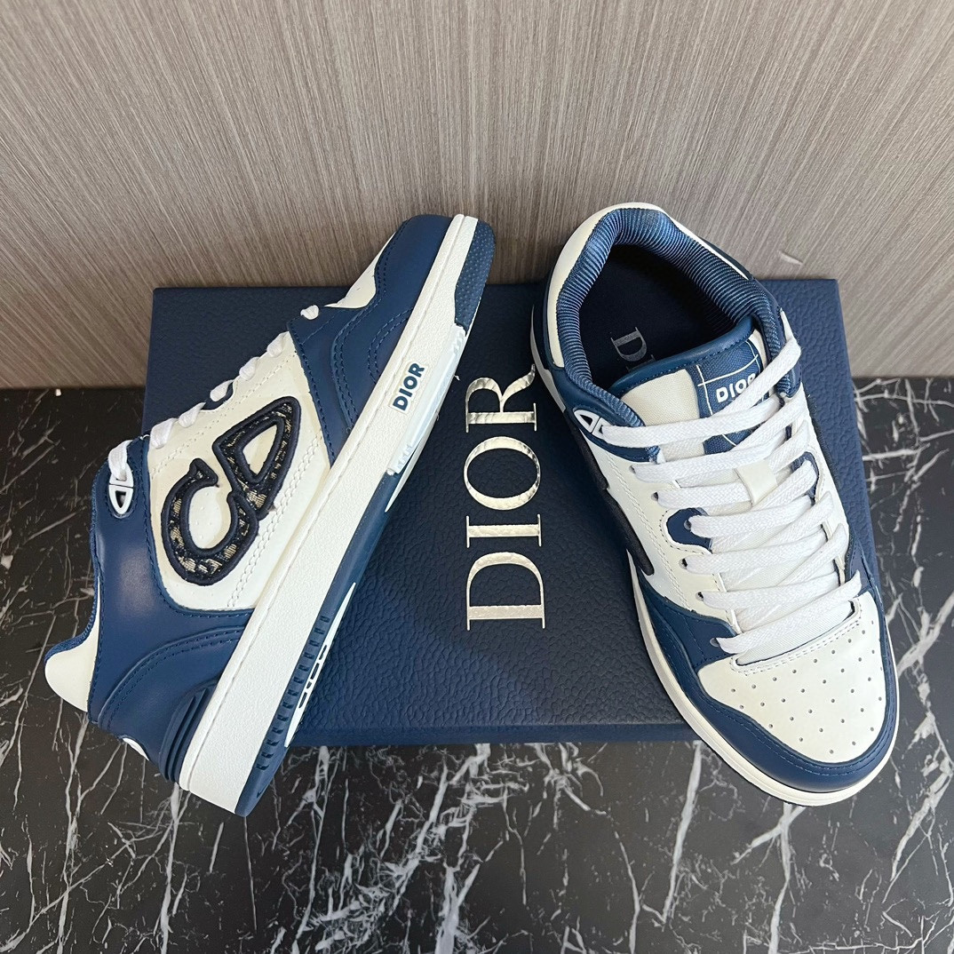 UA D10r B57 Low-Top Sneaker Navy Blue and White