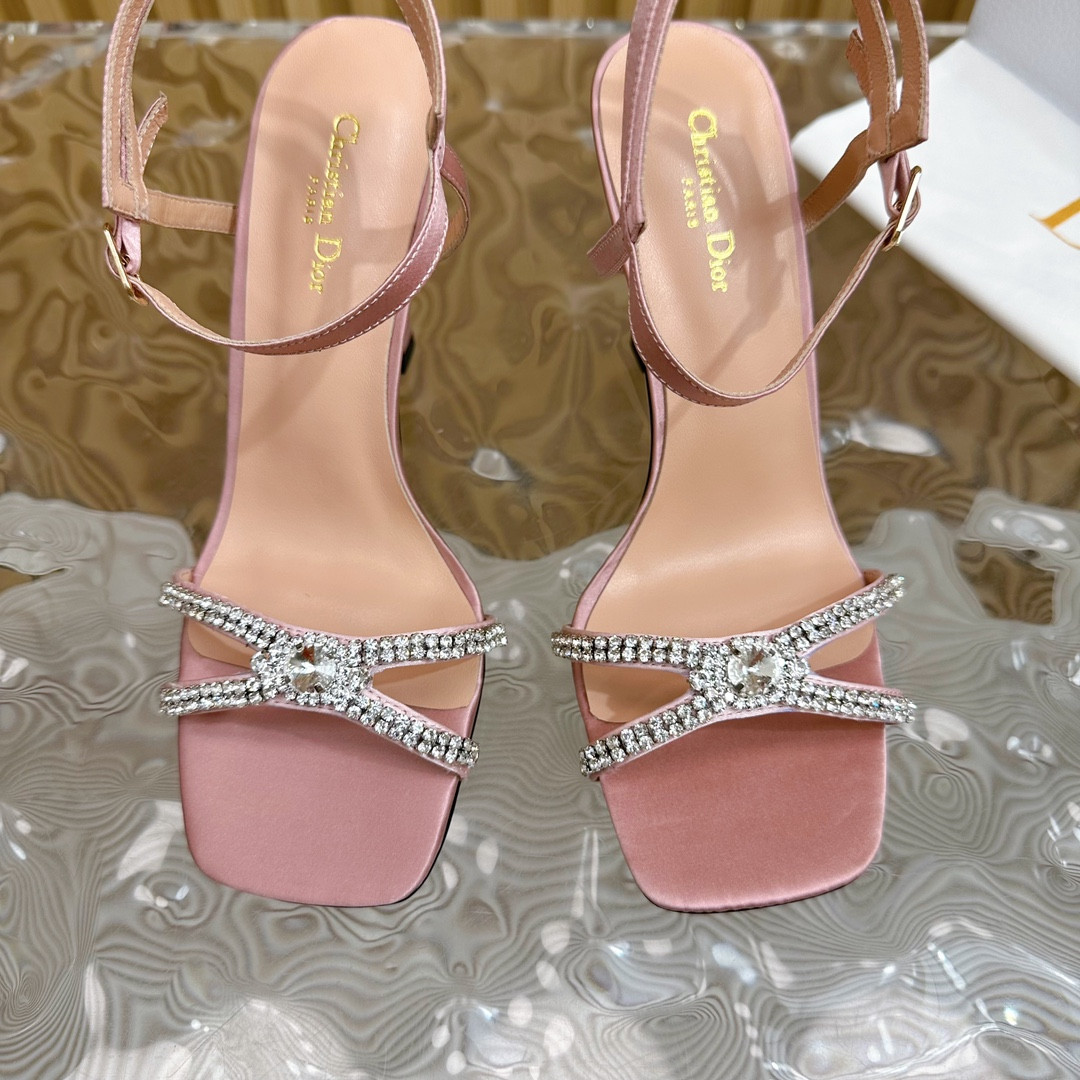 UA D10r Slingback Pump