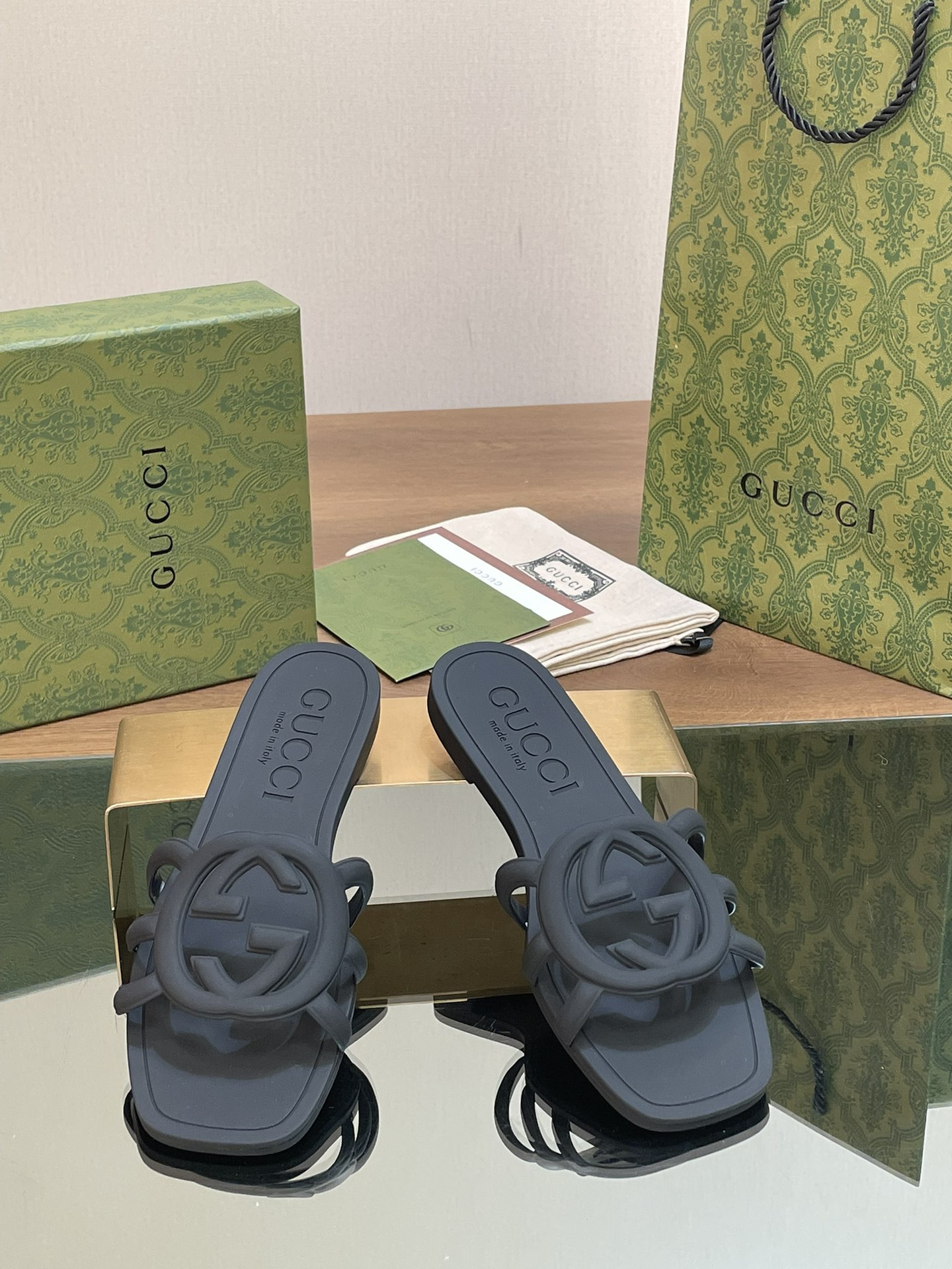 UA Gvc*1 INTERLOCKING G SLIDE SANDAL Black