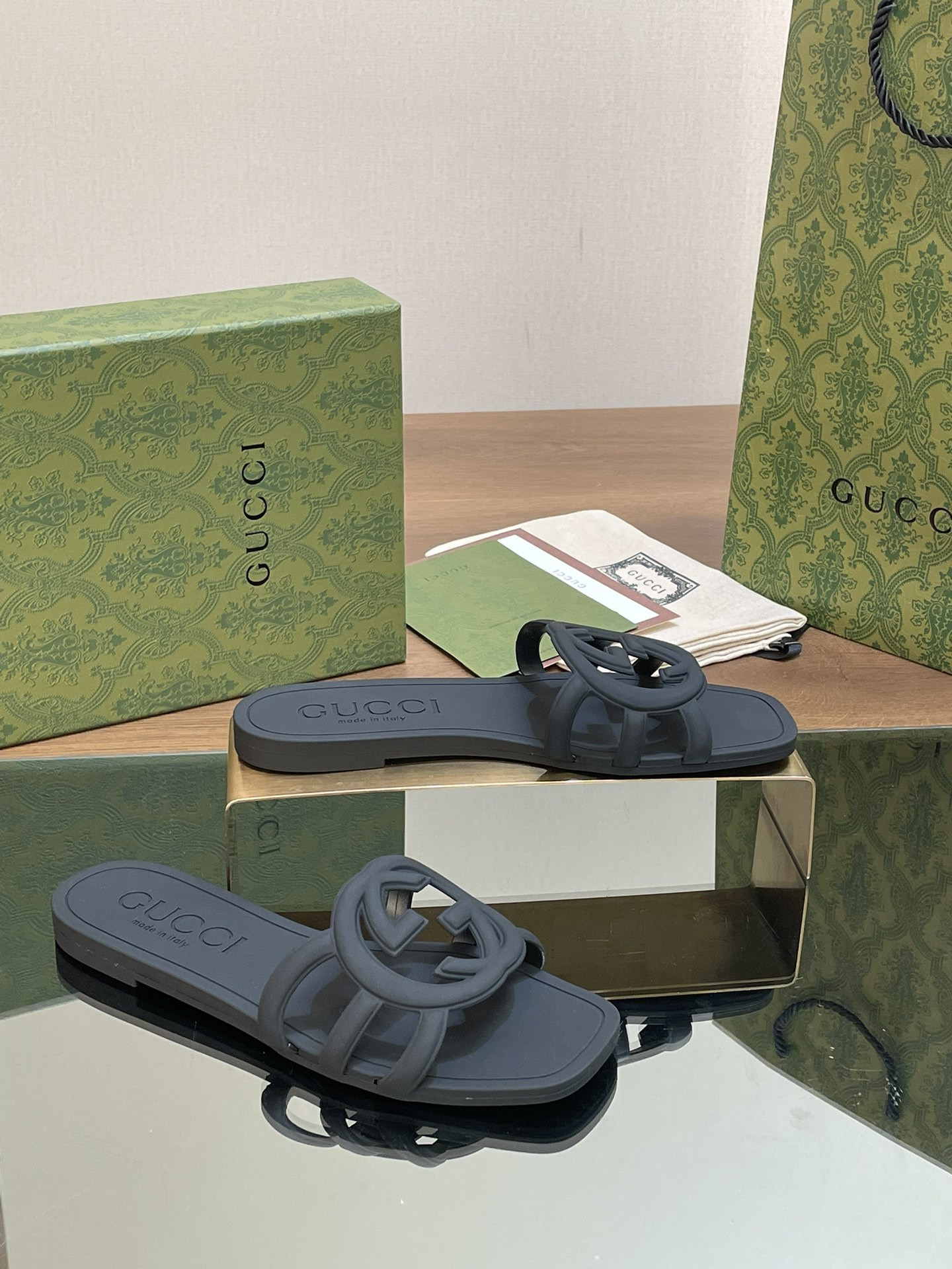 UA Gvc*1 INTERLOCKING G SLIDE SANDAL Black