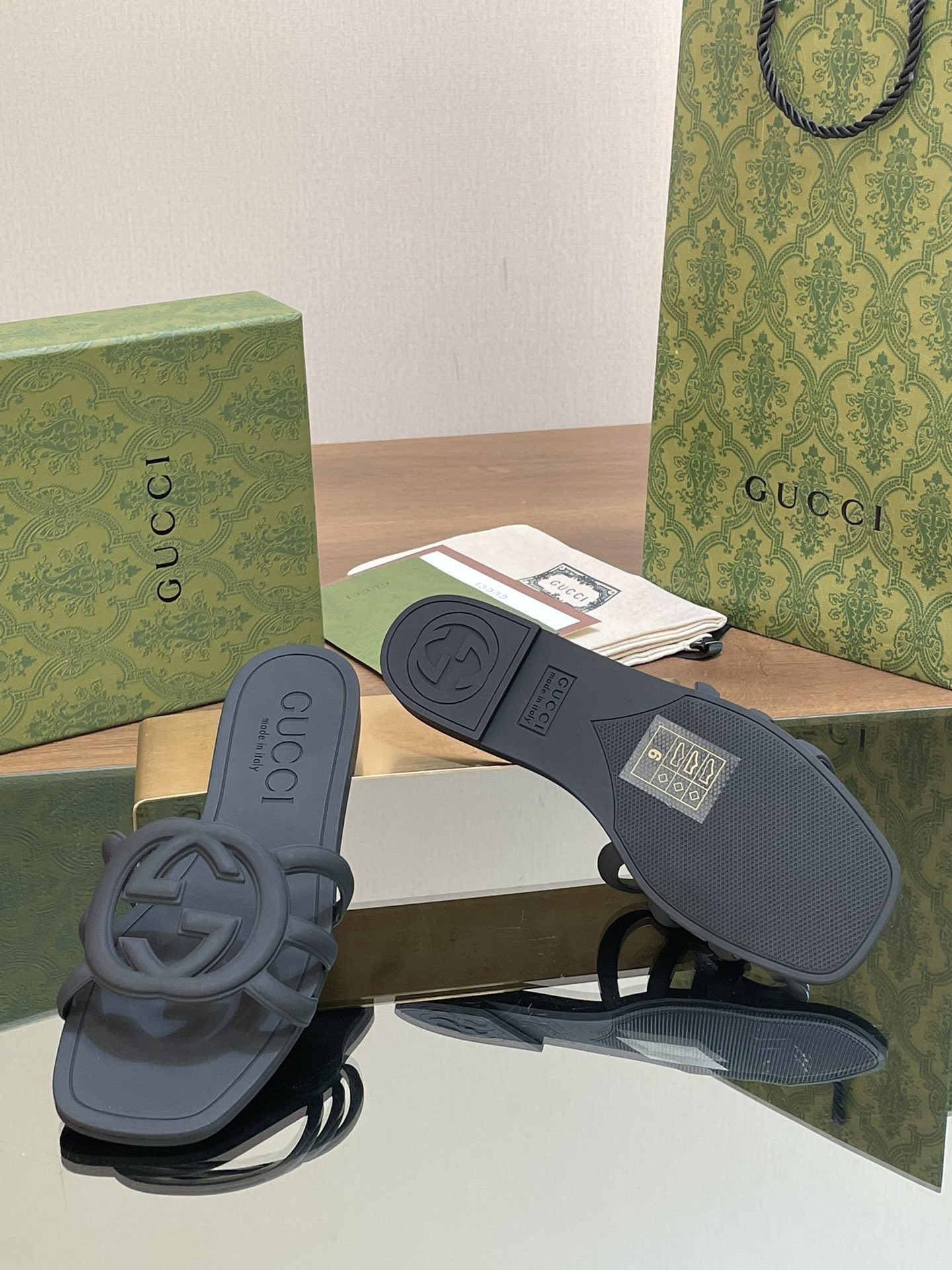 UA Gvc*1 INTERLOCKING G SLIDE SANDAL Black