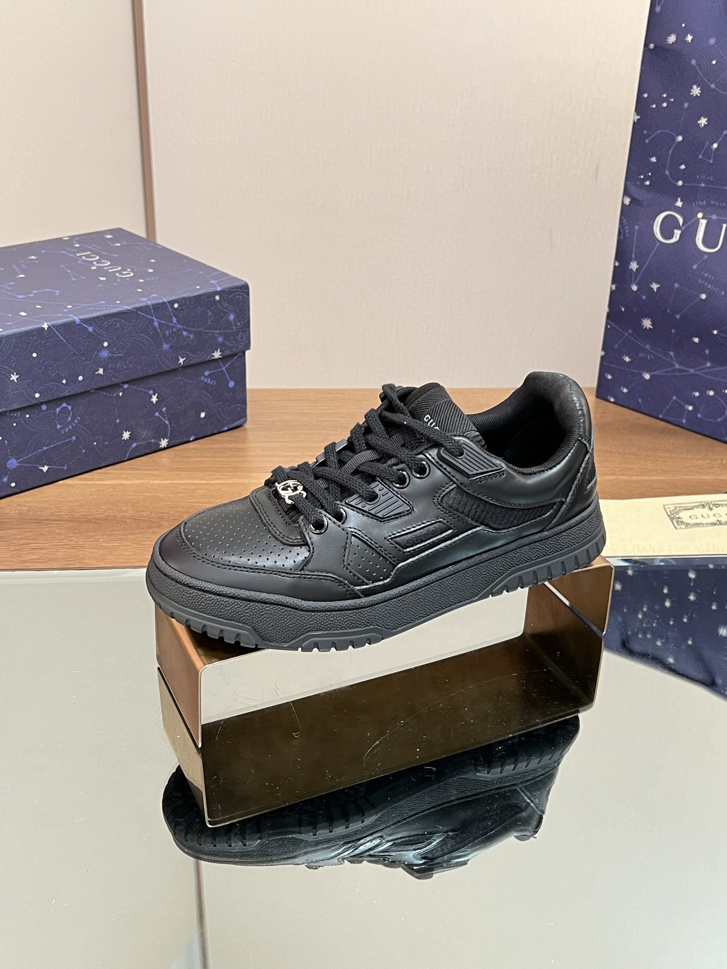 UA Gvc*1 Low-Top SNEAKER