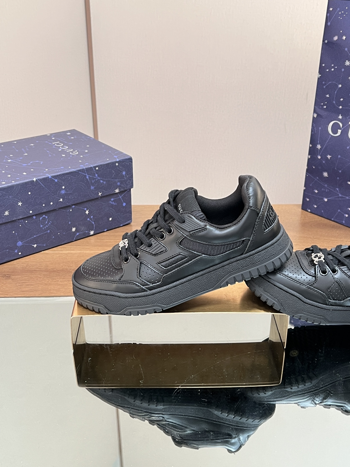 UA Gvc*1 Low-Top SNEAKER