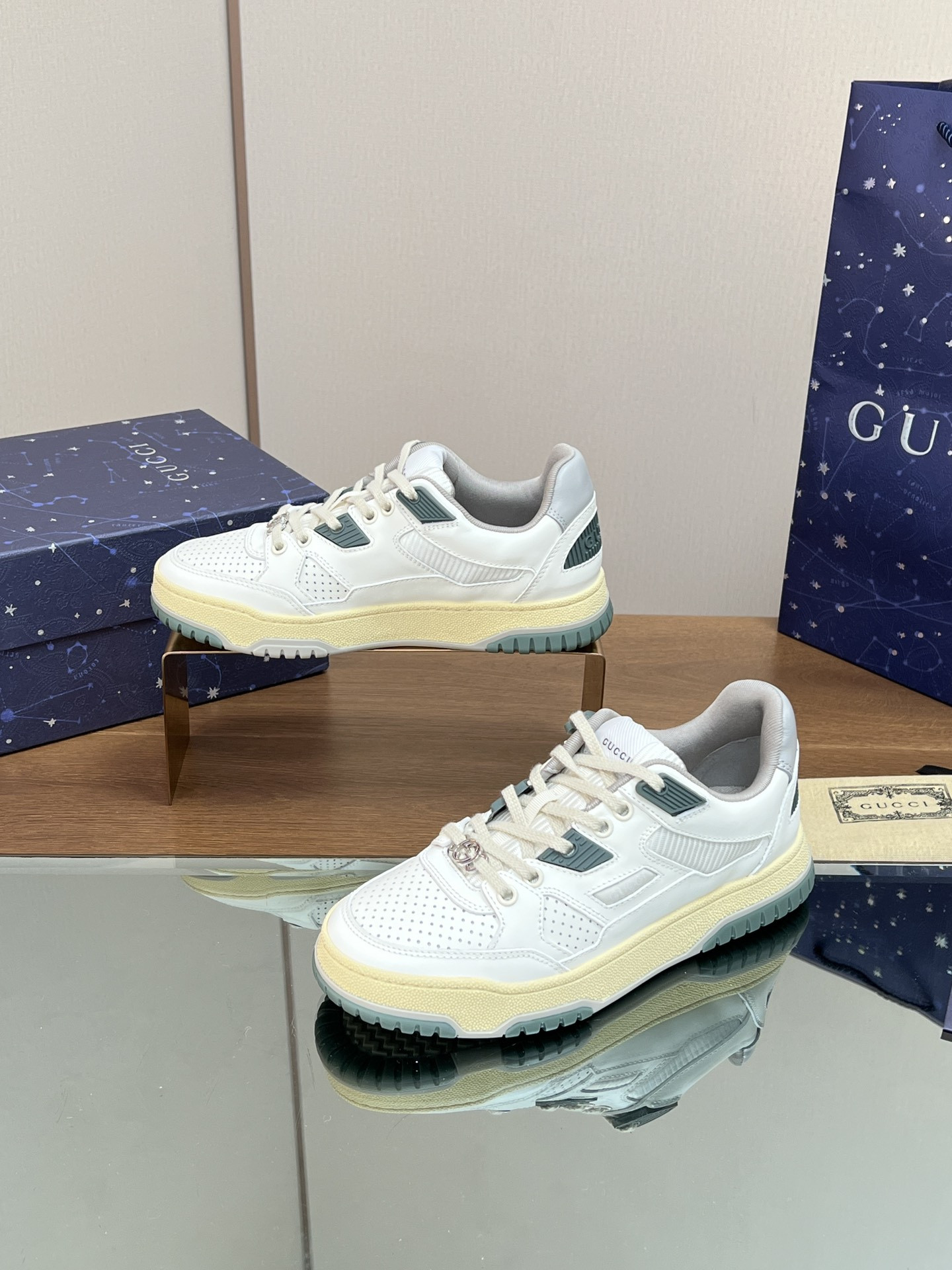 UA Gvc*1 Low-Top SNEAKER
