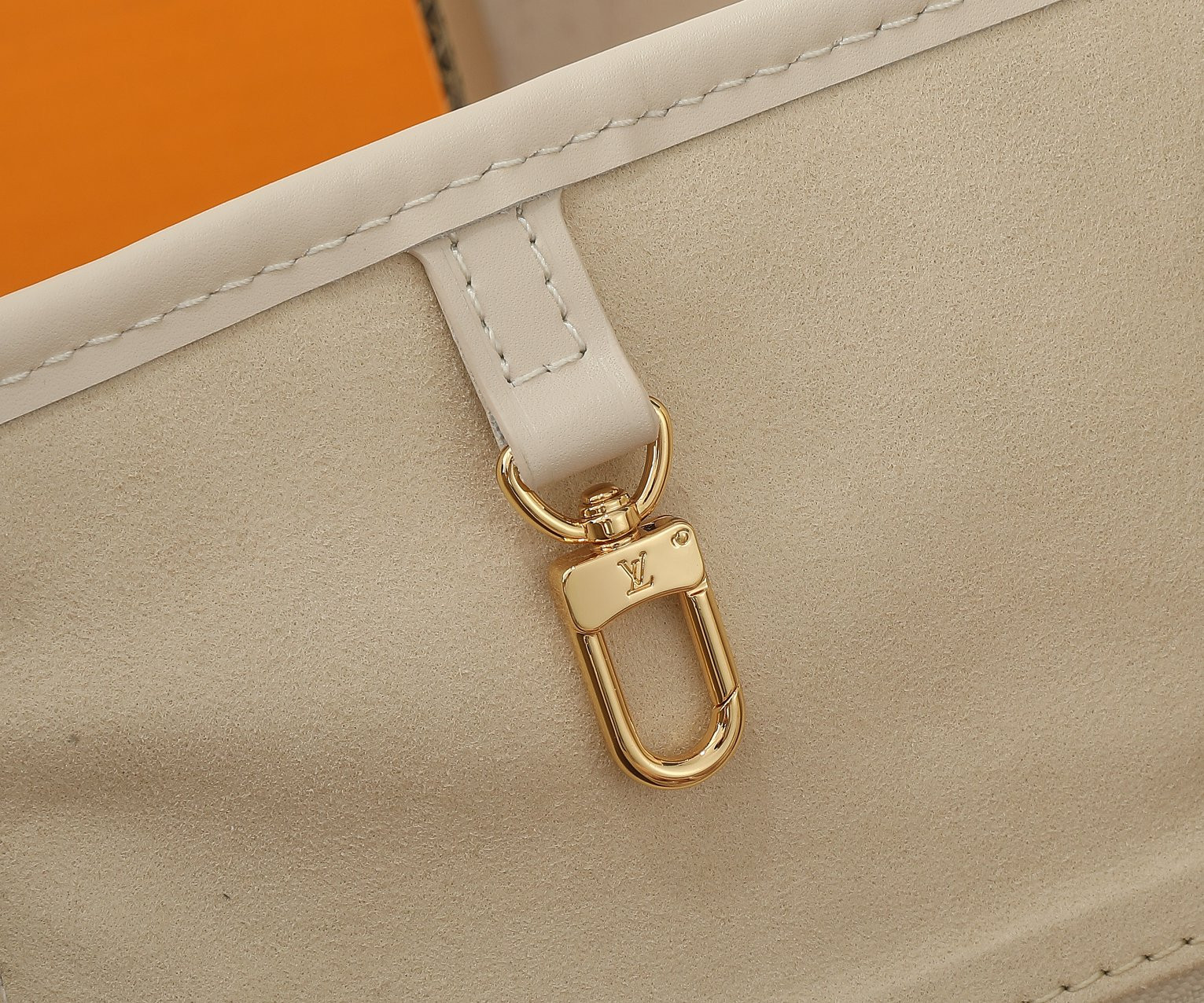 LV Neverfull MM M47080  12.2 x 11 x 5.5 in Without Box