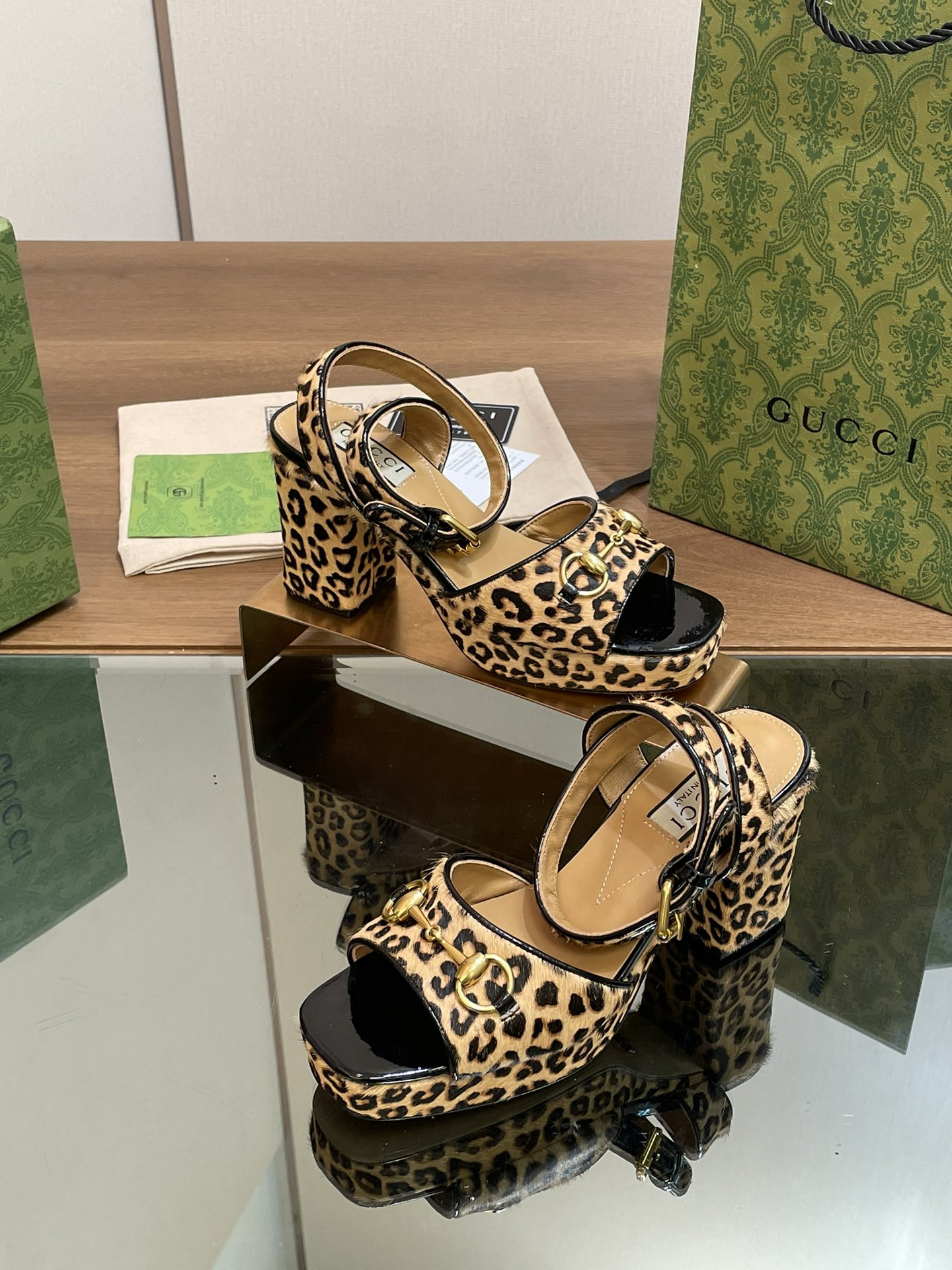 UA Gvc*1 HORSEBIT PLATFORM SANDAL