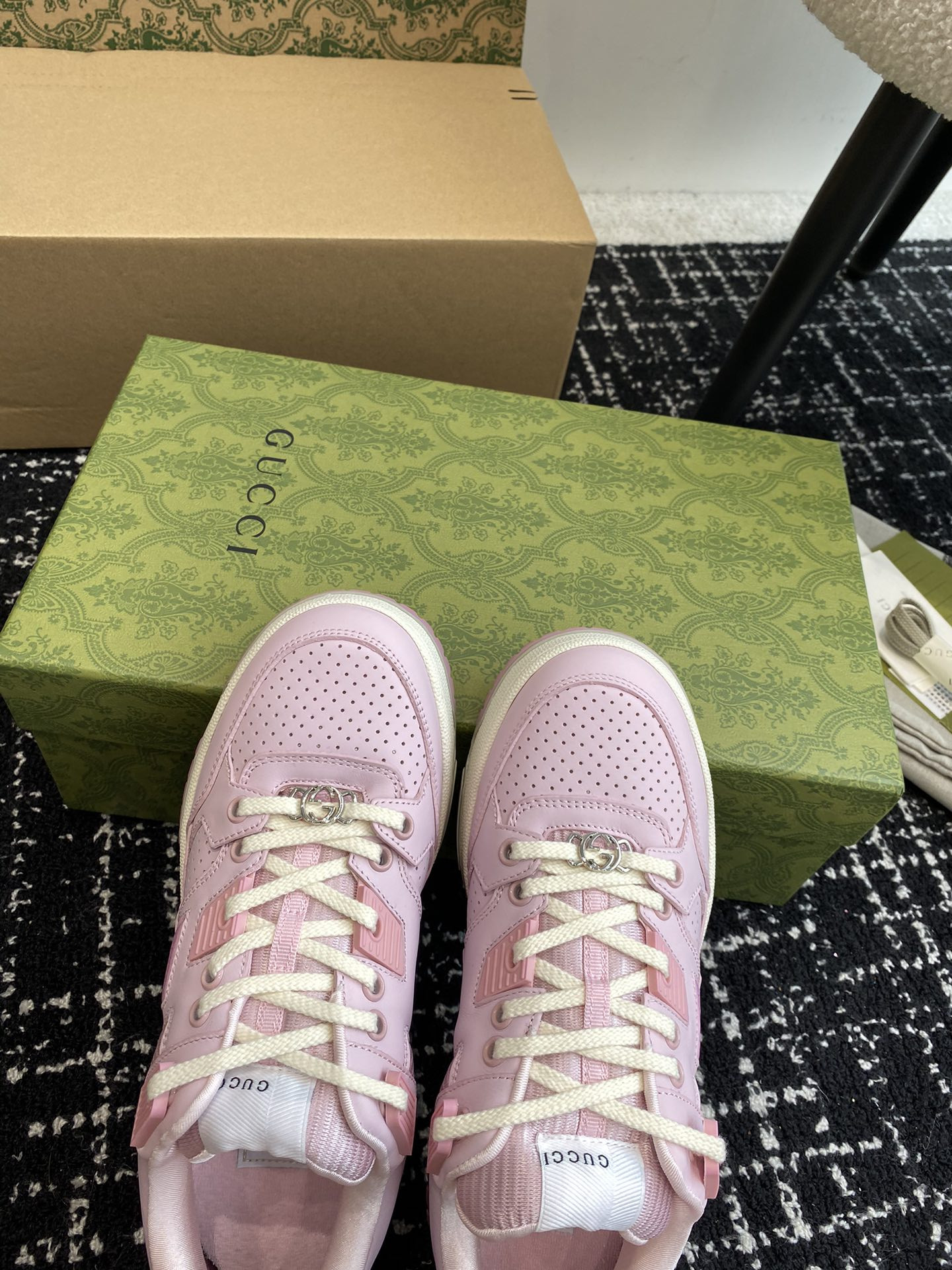 UA Gvc*1 Low-Top SNEAKER