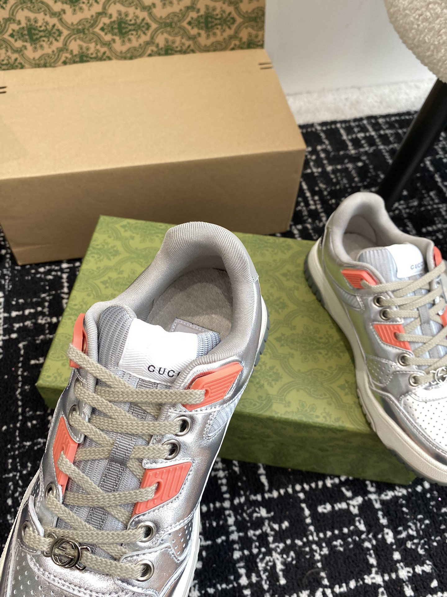 UA Gvc*1 Low-Top SNEAKER