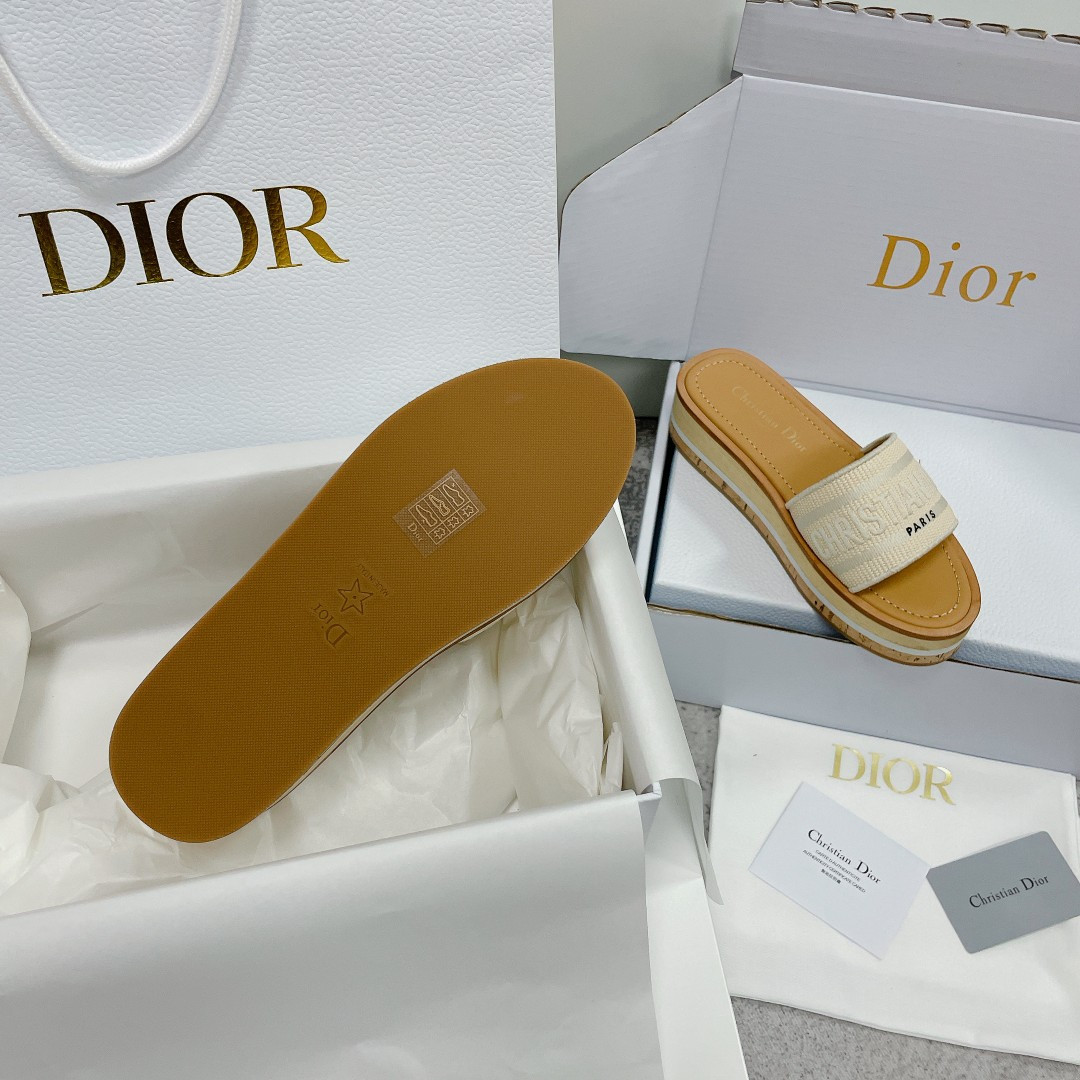 UA D10riviera Dway Platform Slide White Embroidered Cotton