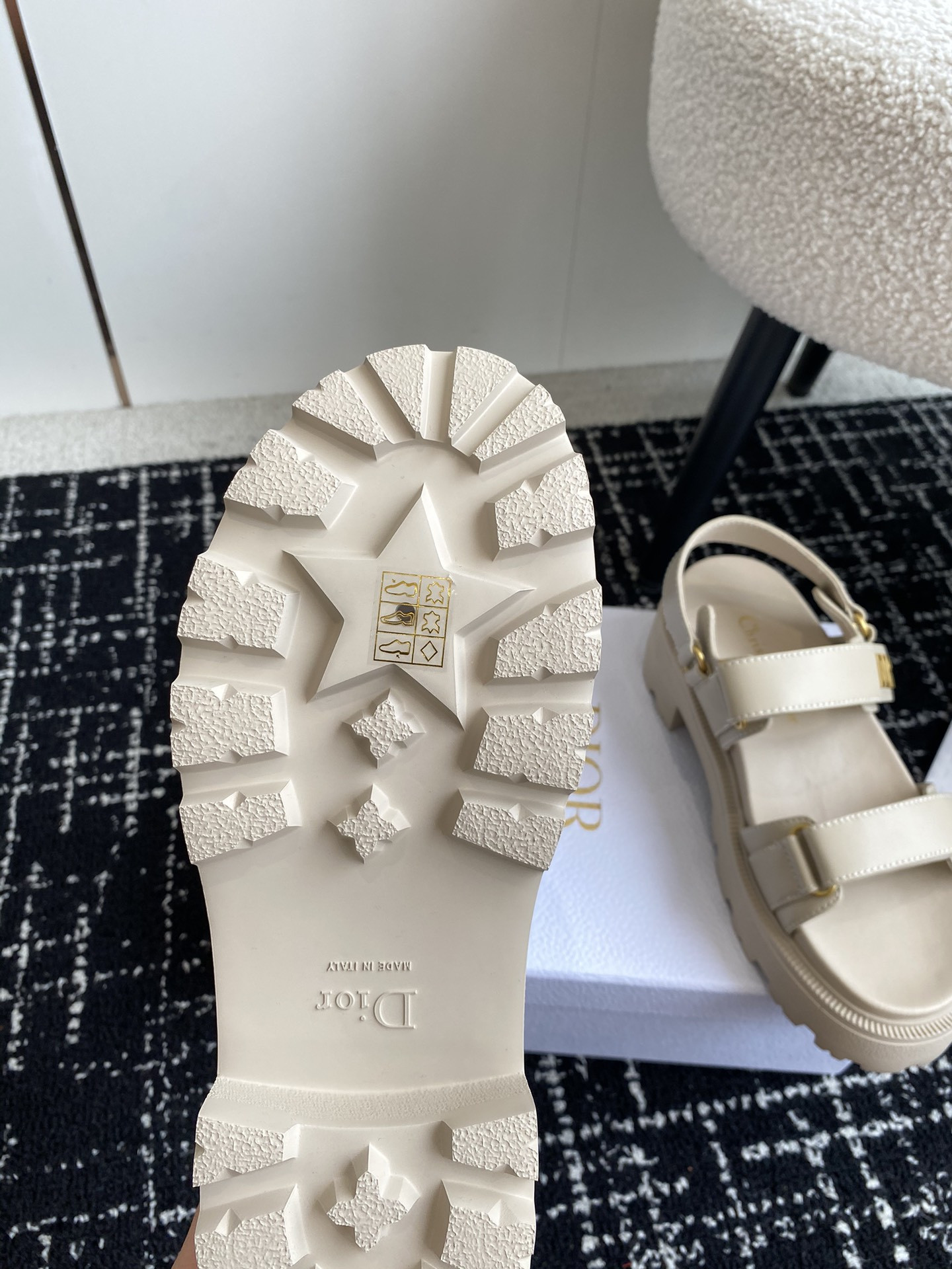 UA D10ract Platform Sandal