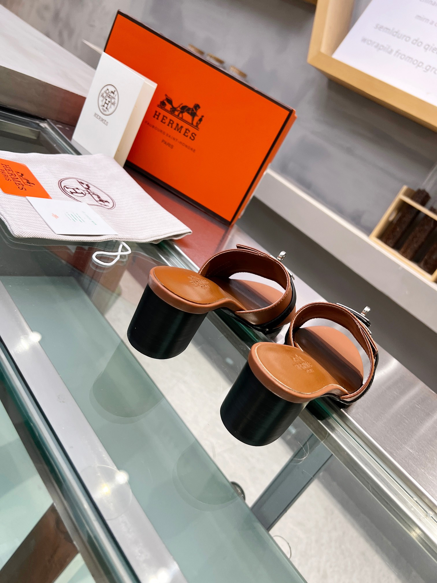 UA H**me5 Gigi 50 sandal