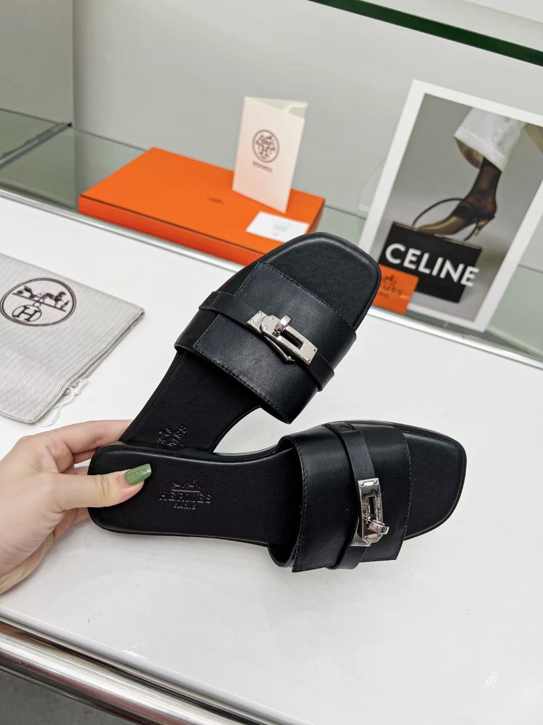UA H**me5 Giulia sandal