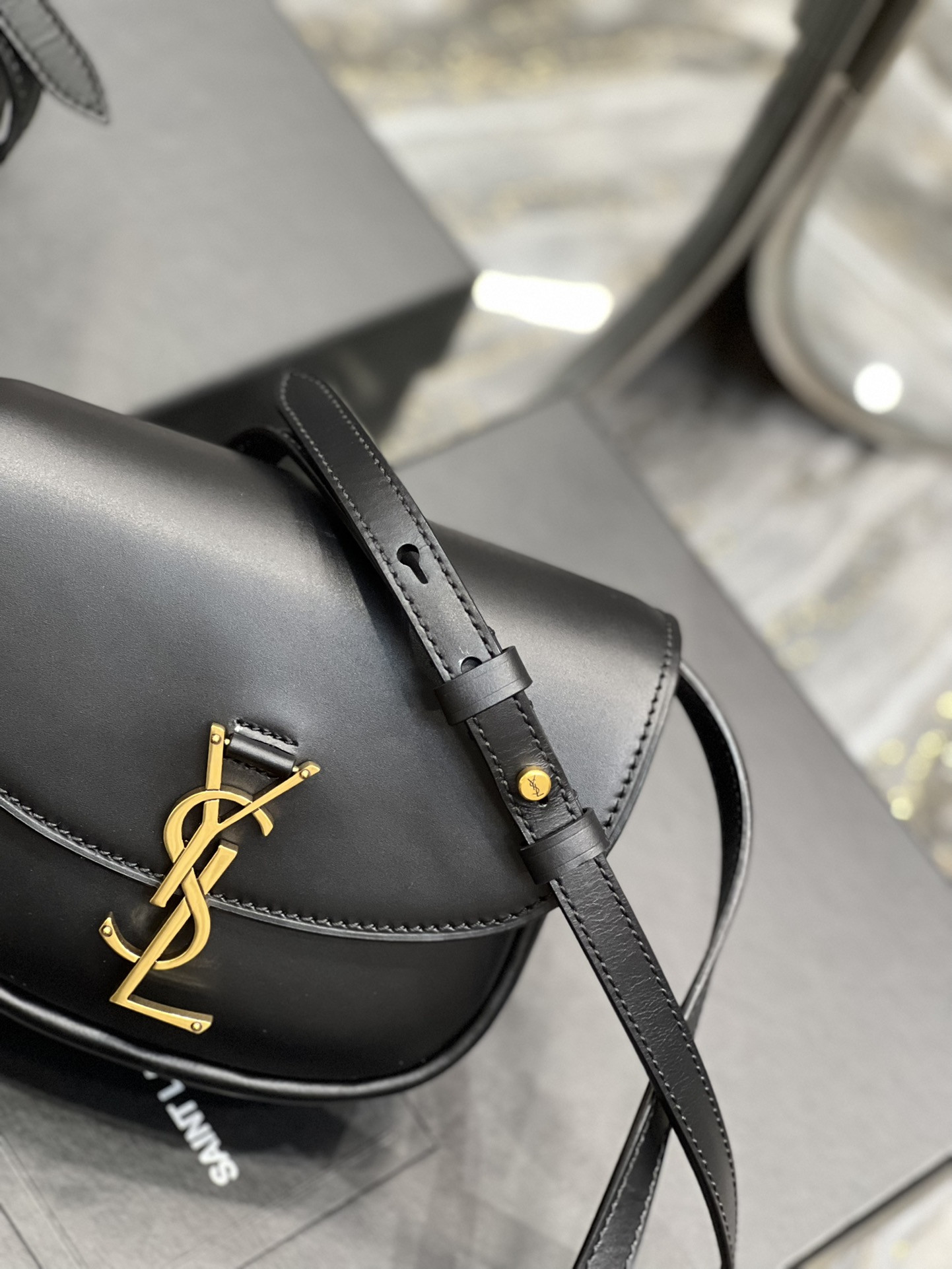 Y51 KAIA SMALL SATCHEL IN SMOOTH LEATHER 7.2 X 6.1 X 2.1 INCHES