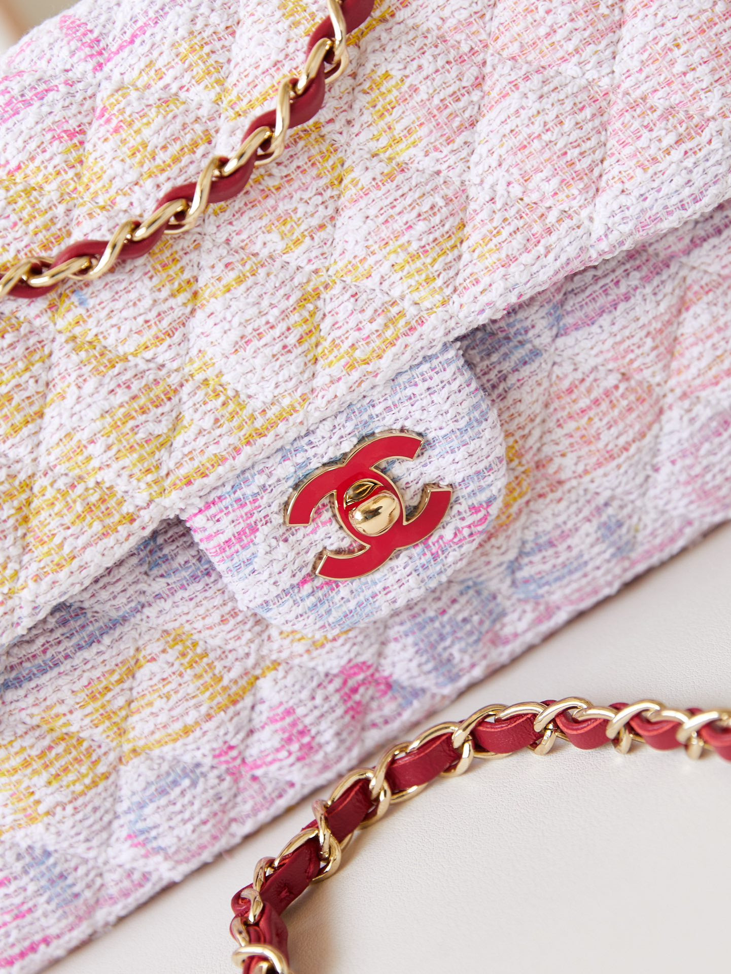 Ch**el Quilted Pink Multicolor Tweed Rectangular Flap Bag 14.5 × 23 × 6 cm