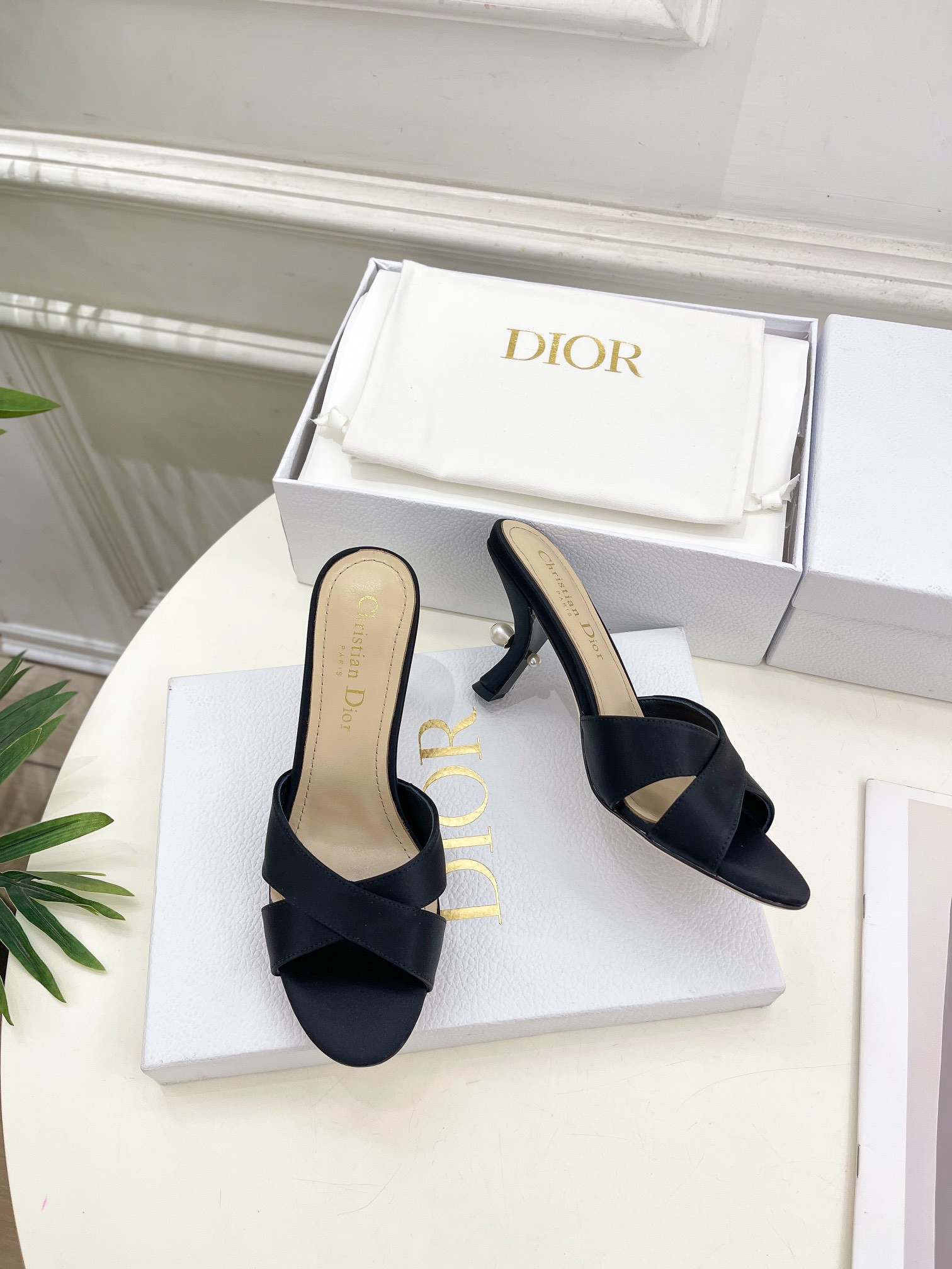 UA D10r Tribales Heeled Slide