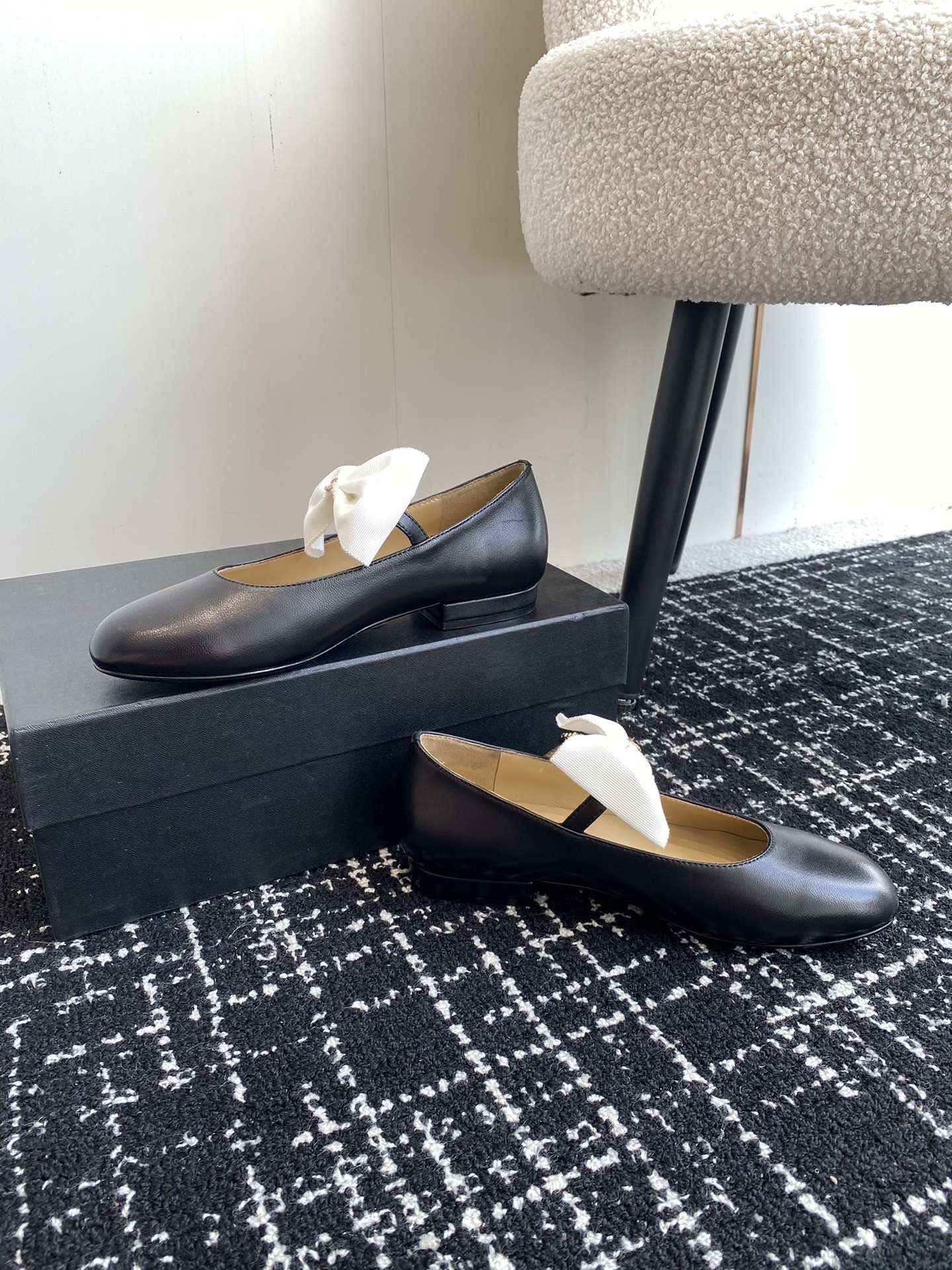 UA Ch**el MARY JANES FLAT