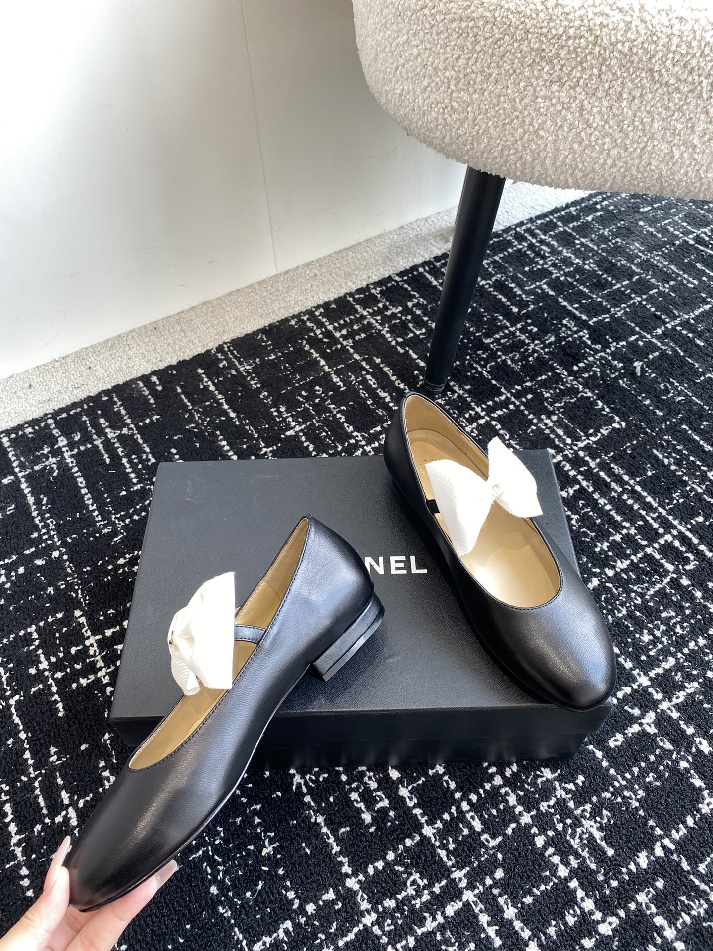 UA Ch**el MARY JANES FLAT