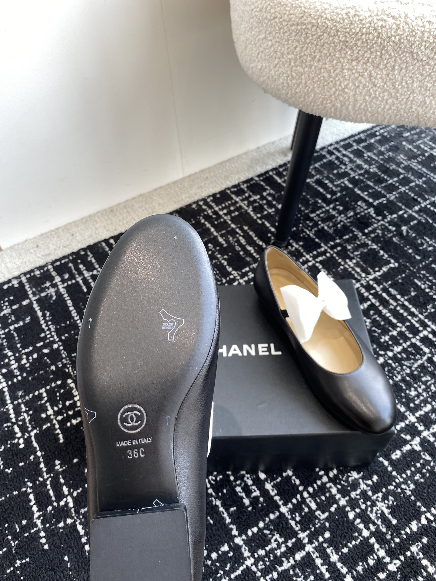 UA Ch**el MARY JANES FLAT