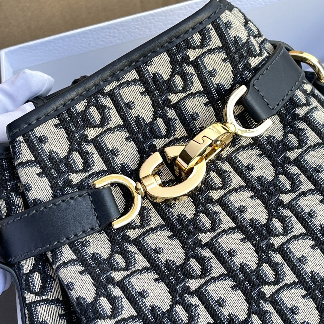 D10r  Amber Oblique 24.5×25×11cm