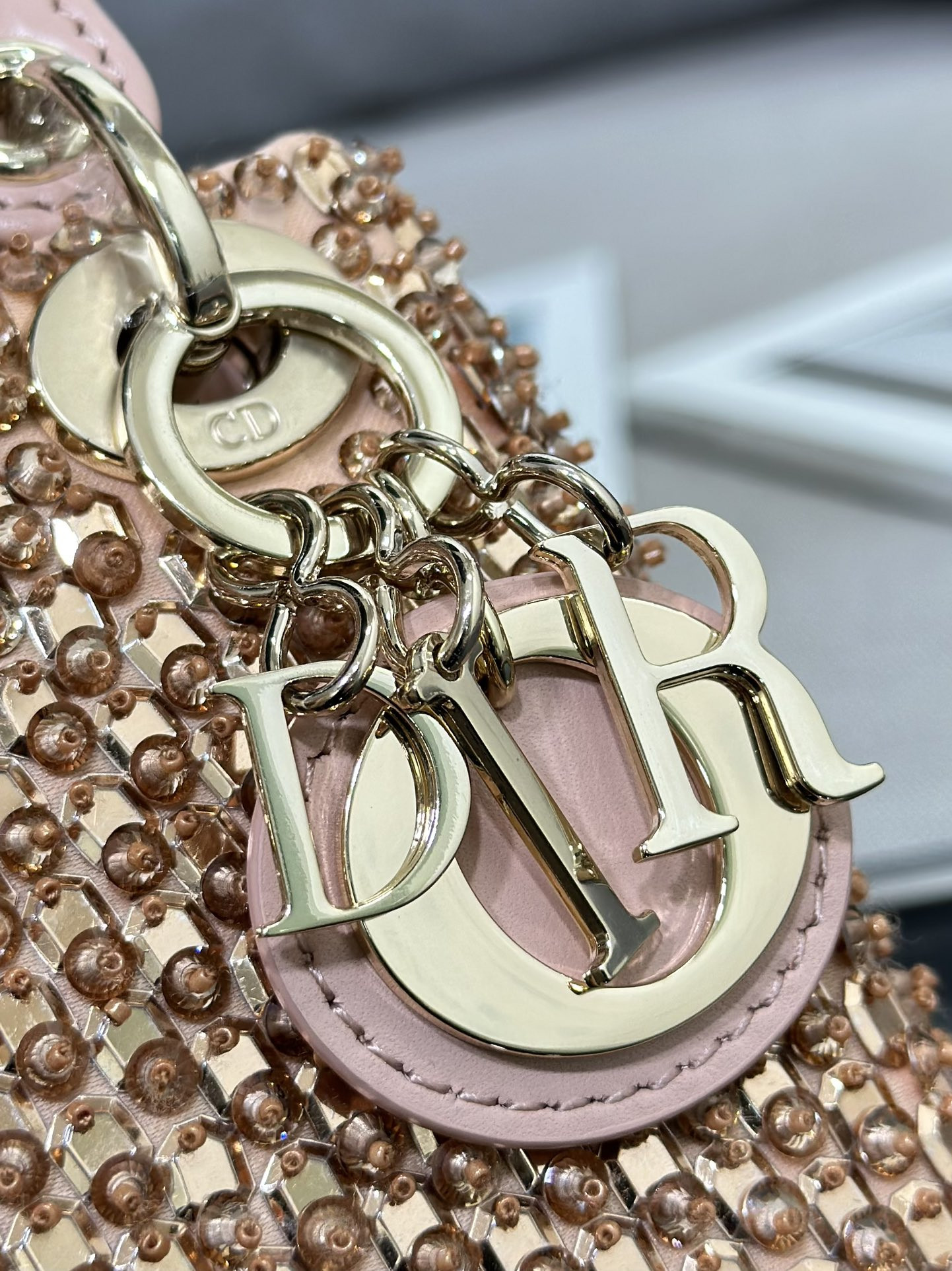 Lady D10r Ultra-Mini Embroidered Micro-Beads 12 x 10.2 x 5 cm