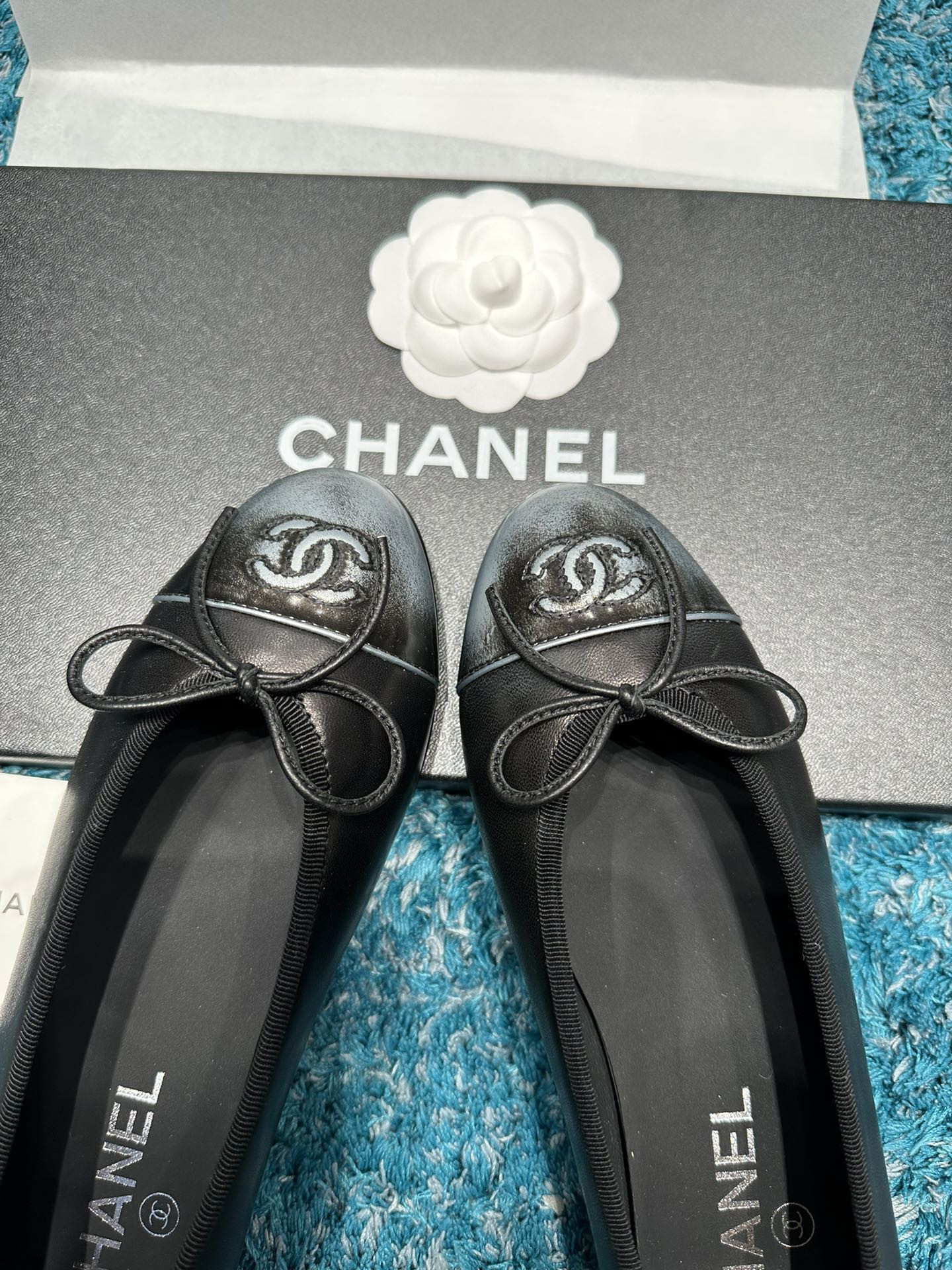 UA Ch**el BALLET FLATS