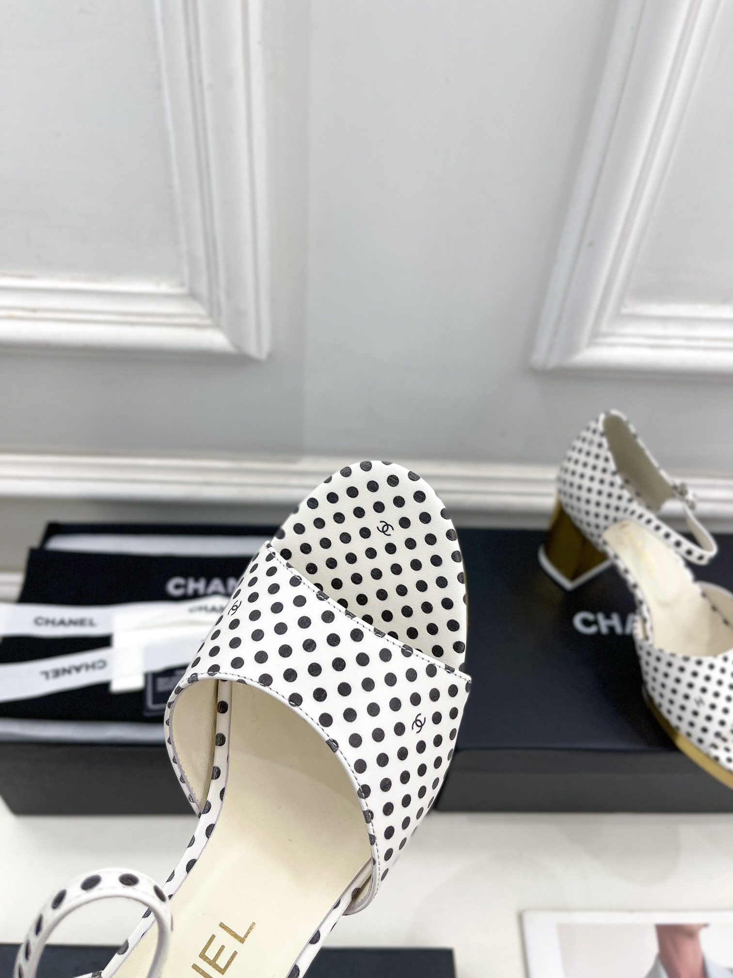 UA Ch**el HEELED SANDALS